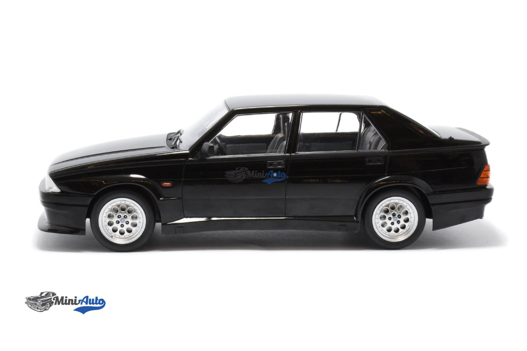 MCG18429---Alfa-Romeo-75-Turbo-Evoluzione---1987---Black_3 Alfa Romeo 75 Turbo Evoluzione - 1987 - Black - Image 3
