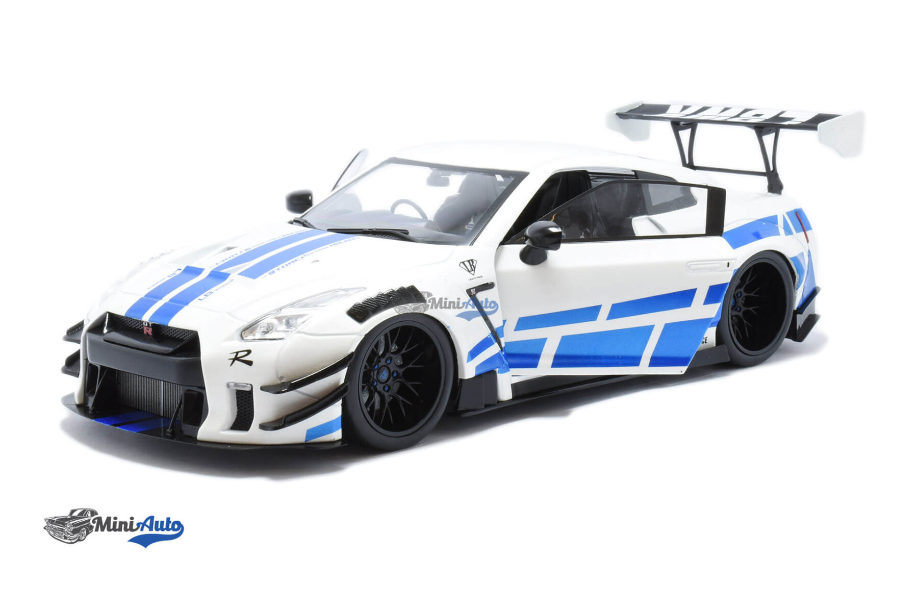 Nissan GT-R R35 LW - 2020 - White/Blue - Image 2