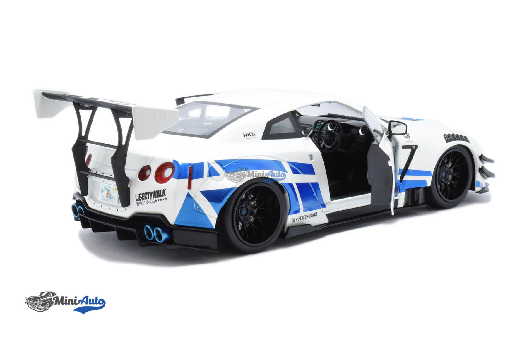 Nissan GT-R R35 LW - 2020 - White/Blue - Image 4