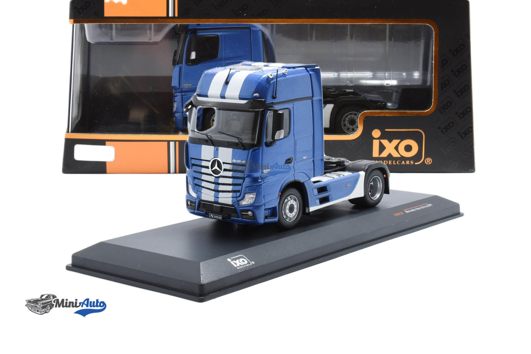 Mercedes Actros MP4 - 2012 - Blue - Image 4