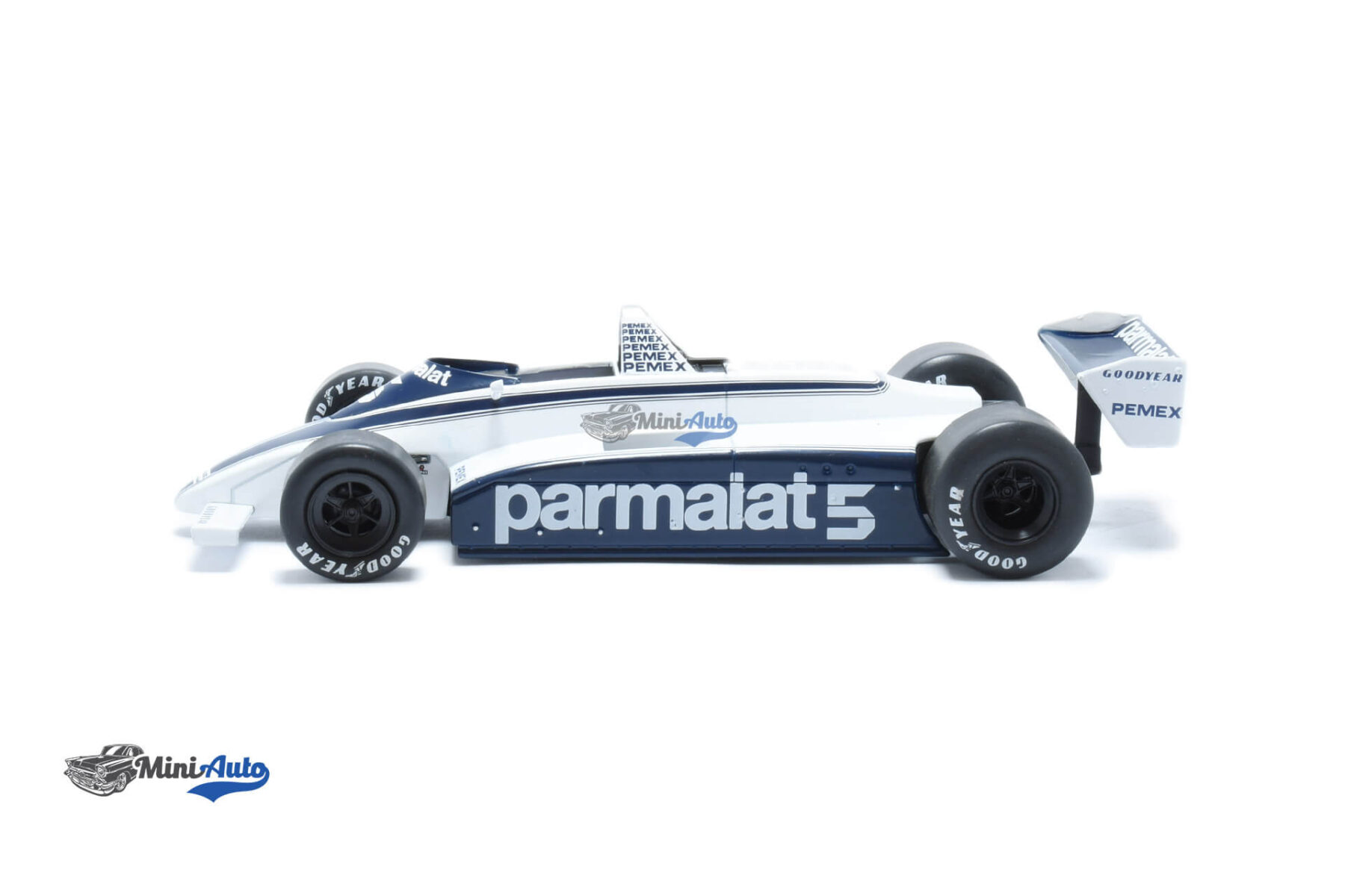MW2ALA0066---Brabham-BT49C-N5-F1-N.-Piquet---1981---WhiteBlue_3 Lotus 49 N10 F1 G. Hill - 1968 - Red - Image 3