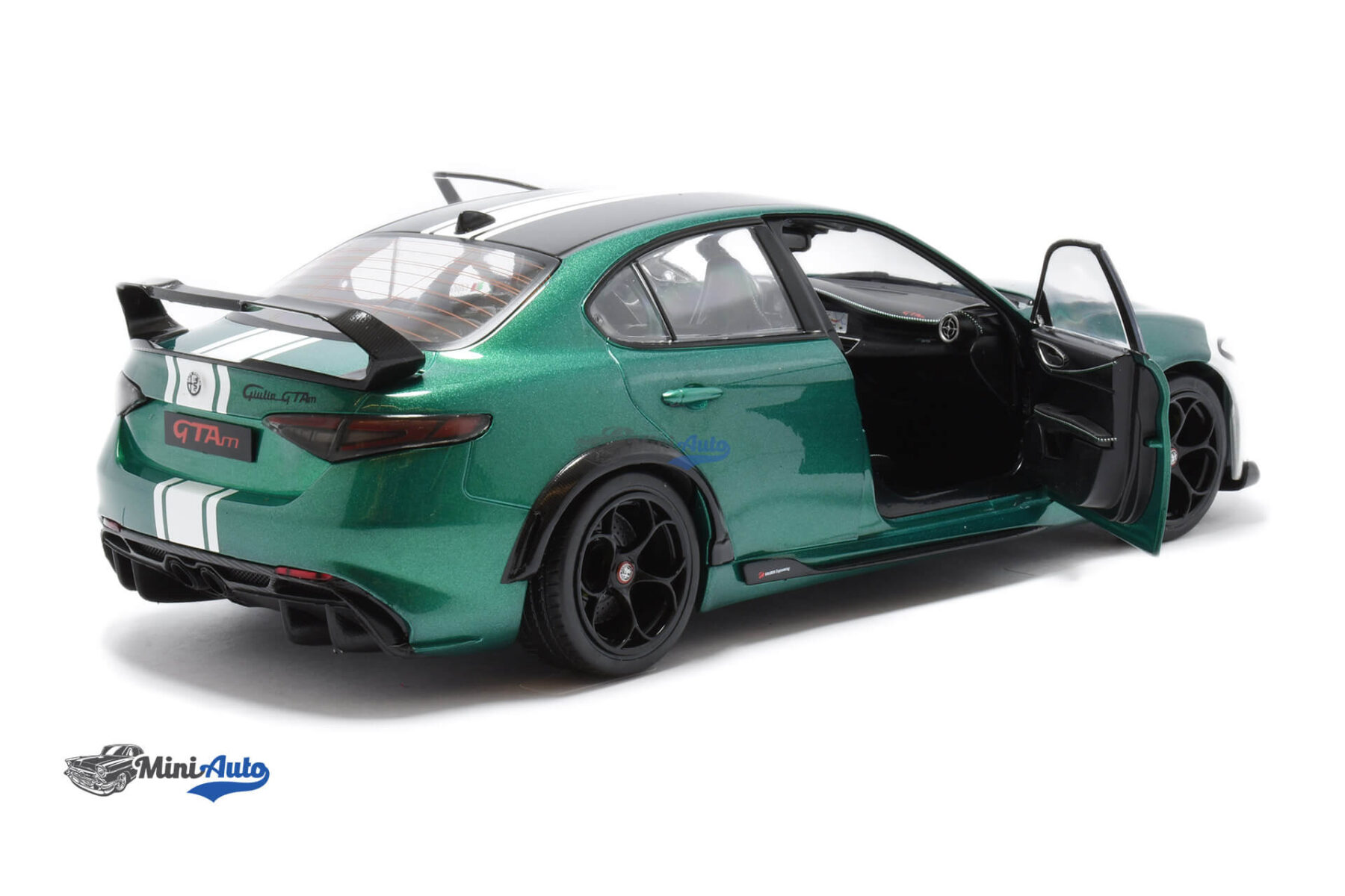 S1806902---Alfa-Romeo-Giulia-GTAM-–-2021-–-Green_4 Alfa Romeo Giulia GTAM - 2021 - Green - Image 4