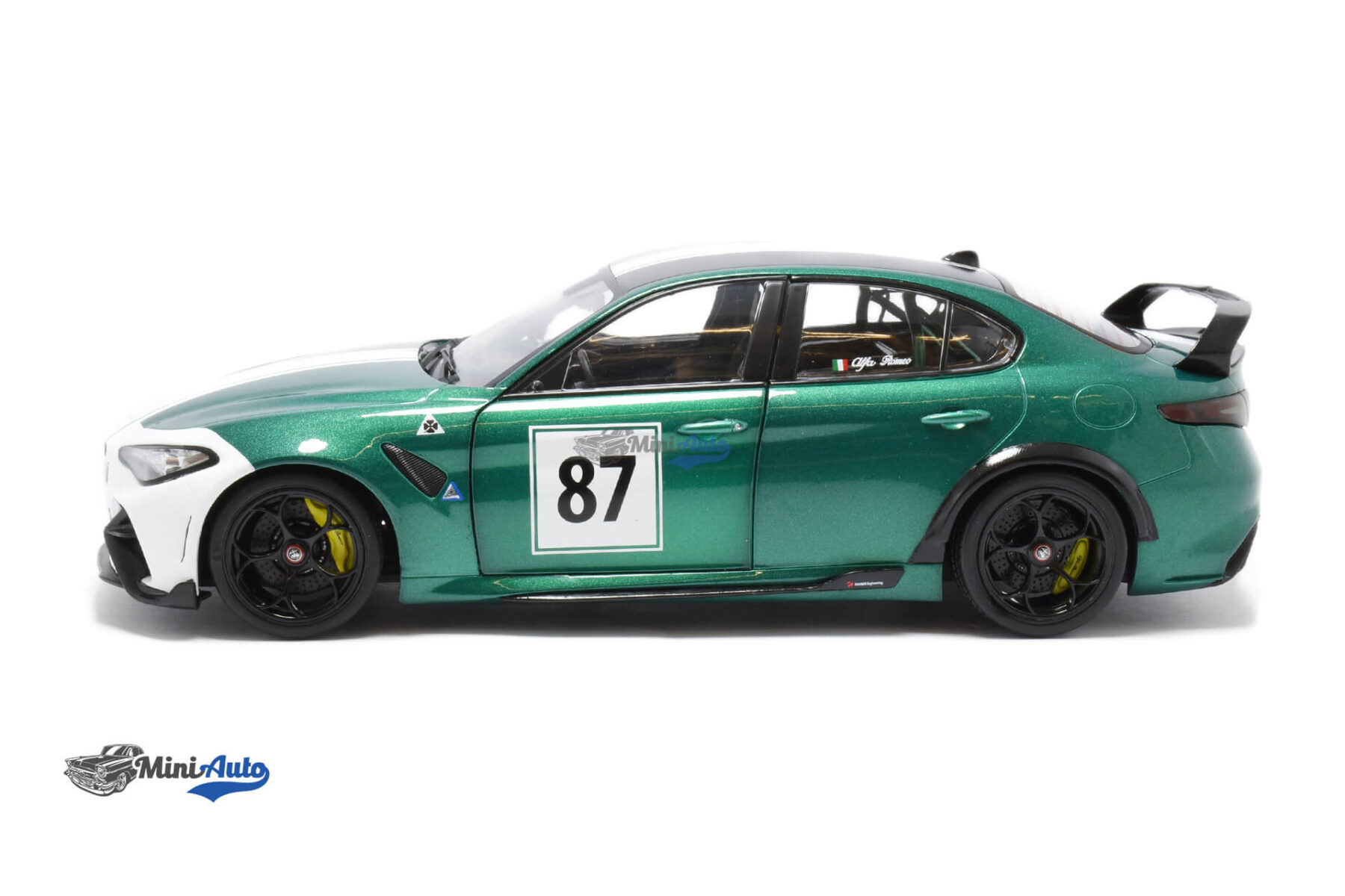 S1806902---Alfa-Romeo-Giulia-GTAM-–-2021-–-Green_5 Alfa Romeo Giulia GTAM - 2021 - Green - Image 5