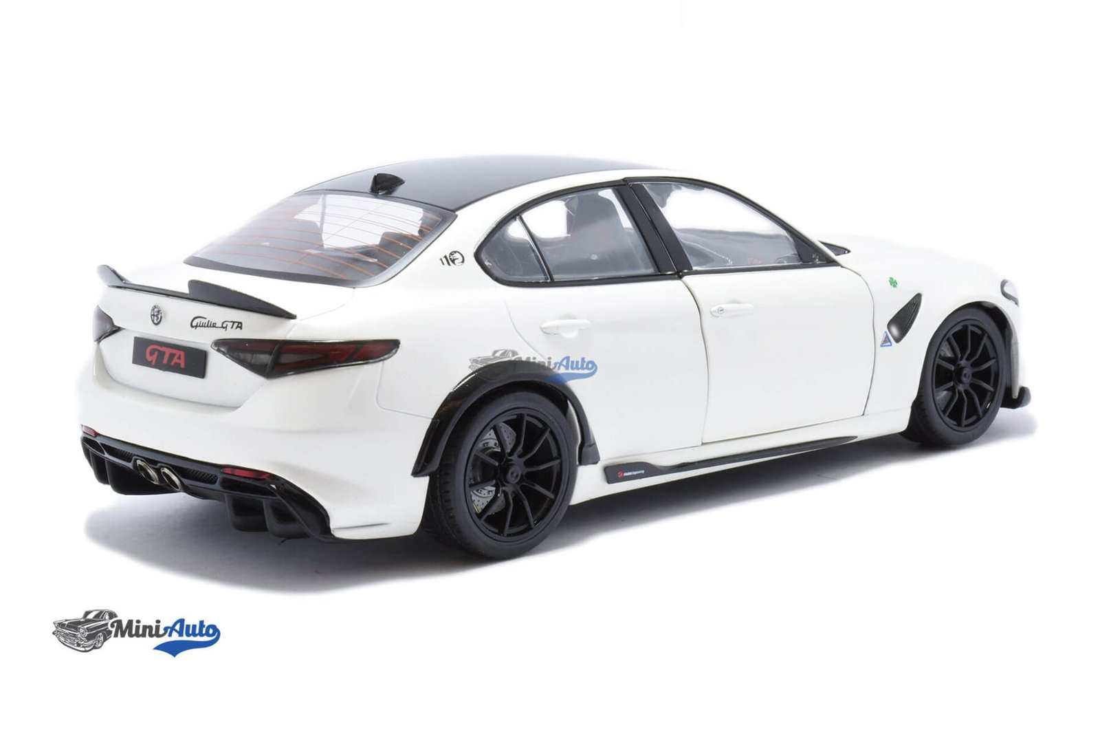 Alfa Romeo Giulia GTA - 2022 - White - Image 3