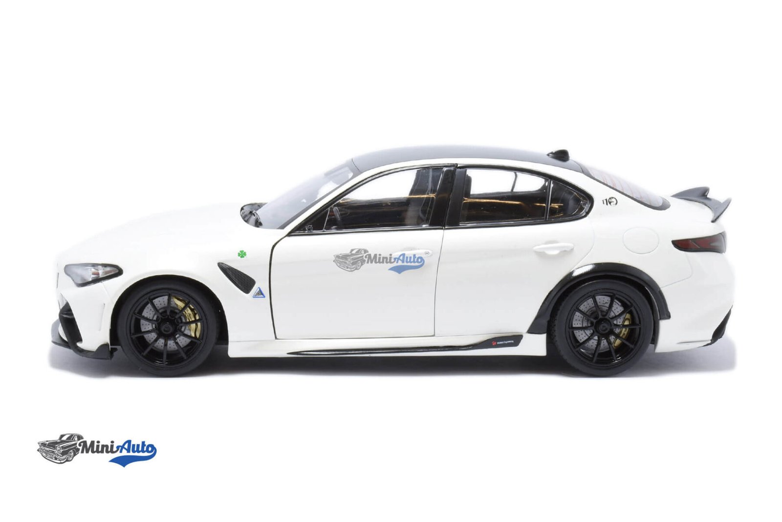Alfa Romeo Giulia GTA - 2022 - White - Image 5