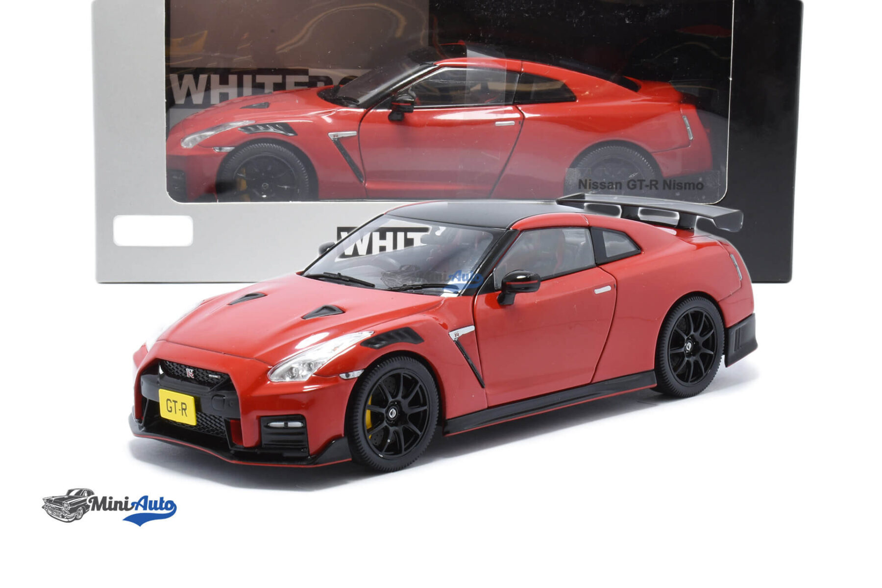 Nissan GT-R Nismo - 2021 - Red - Image 6