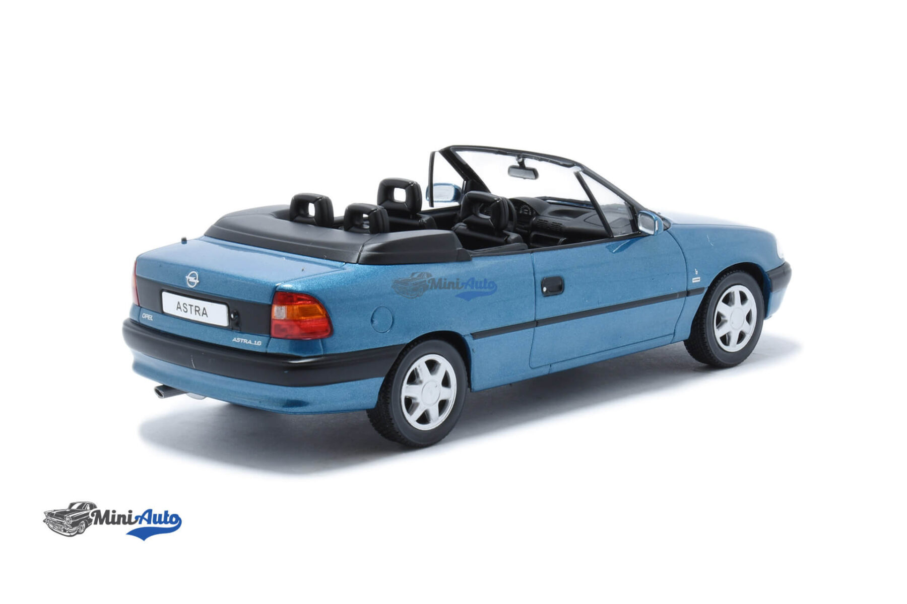 Opel Astra F Cabrio - 1994 - Blue - Image 2