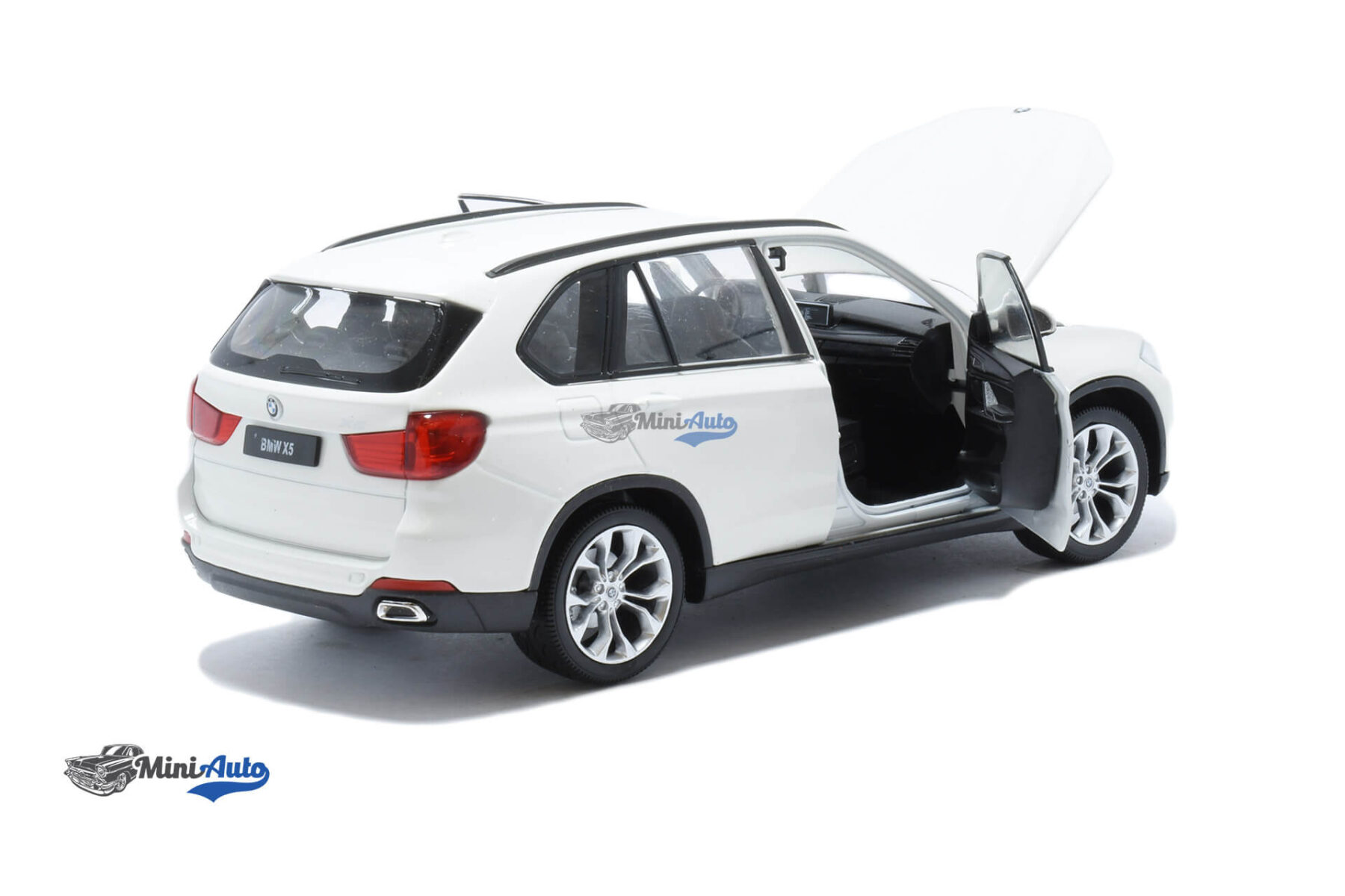 WEL24052WHITE---BMW-X5---2016---White_4 BMW X5 (F15) - White - Image 4