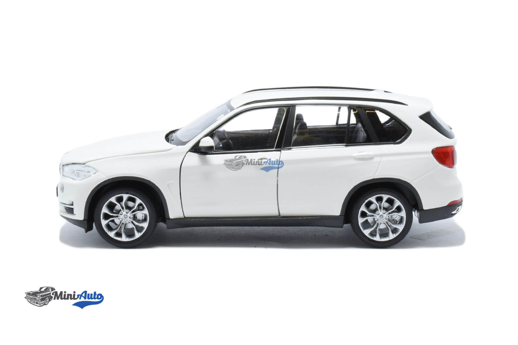WEL24052WHITE---BMW-X5---2016---White_5 BMW X5 (F15) - White - Image 5