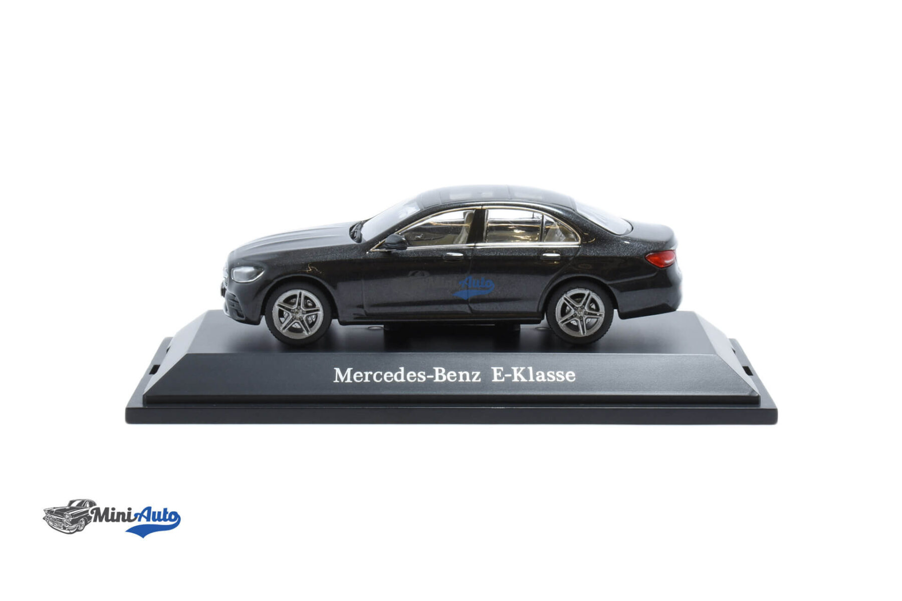 B66960499---Mercedes-Benz-E-Class-AMG-Line-W213---2020---Grey_3 Mercedes Benz E-Class AMG Line W213 - 2020 - Grey - Image 3