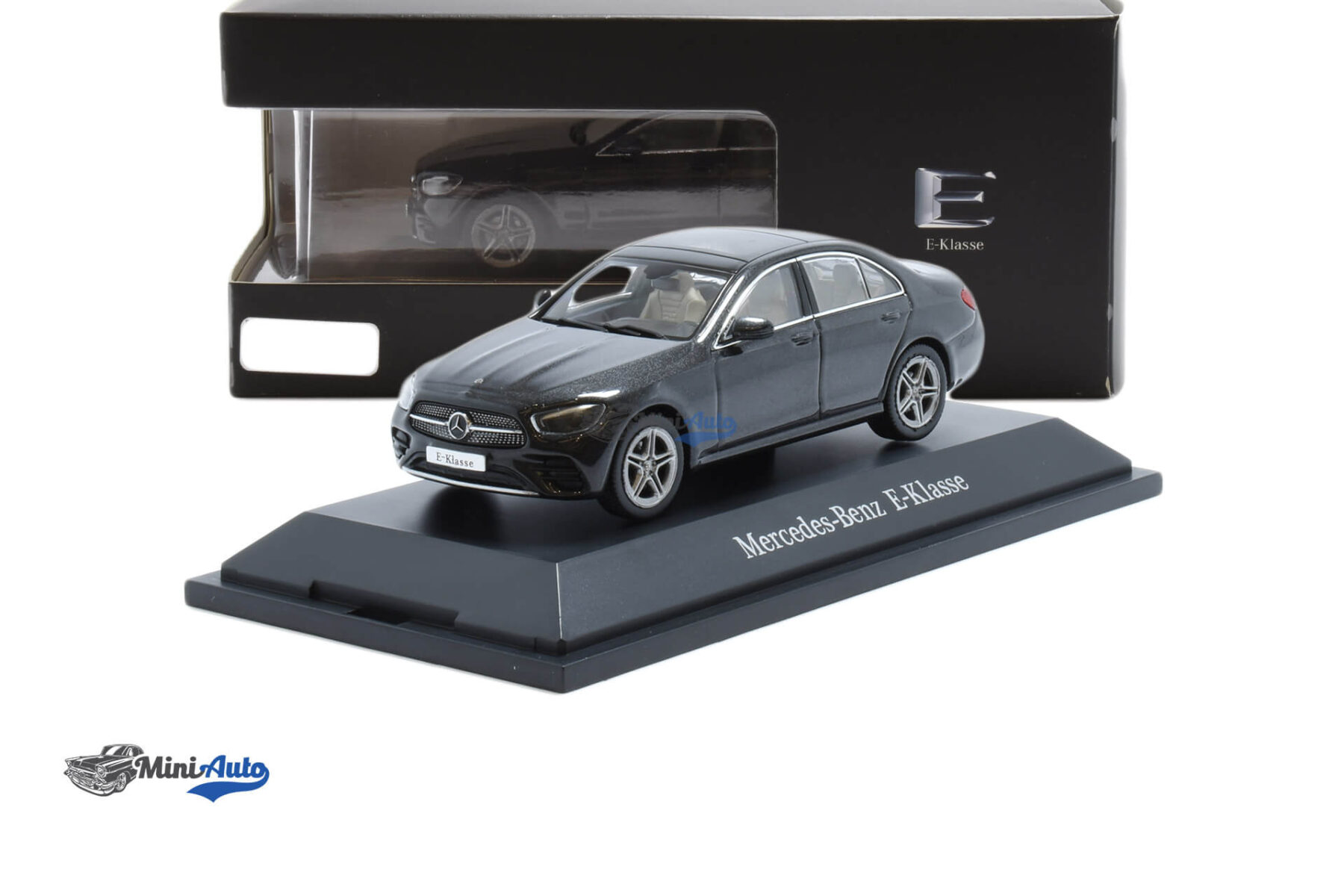 B66960499---Mercedes-Benz-E-Class-AMG-Line-W213---2020---Grey_4 Mercedes Benz E-Class AMG Line W213 - 2020 - Grey - Image 4