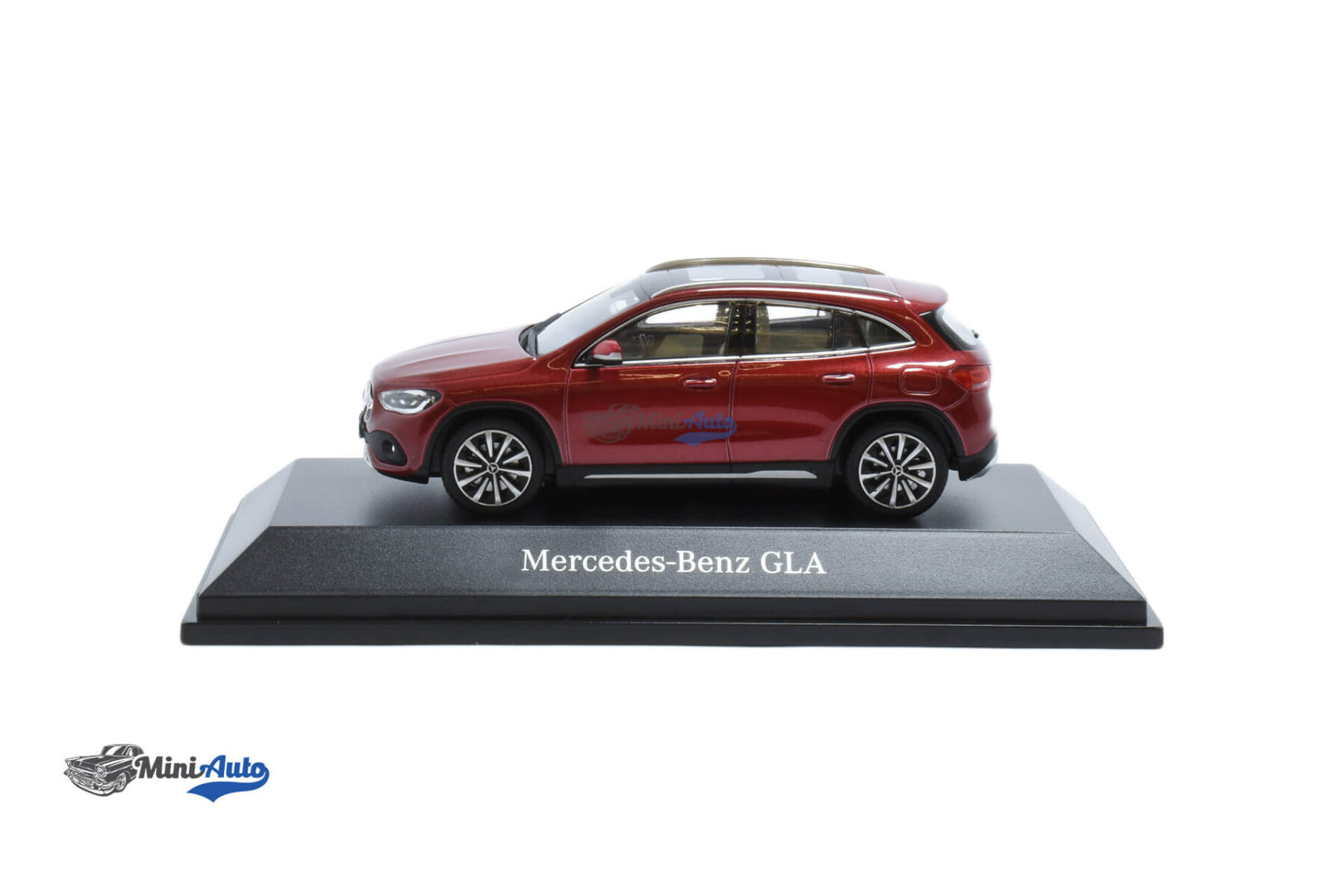Mercedes Benz GLA H247 - 2020 - Red - Image 3