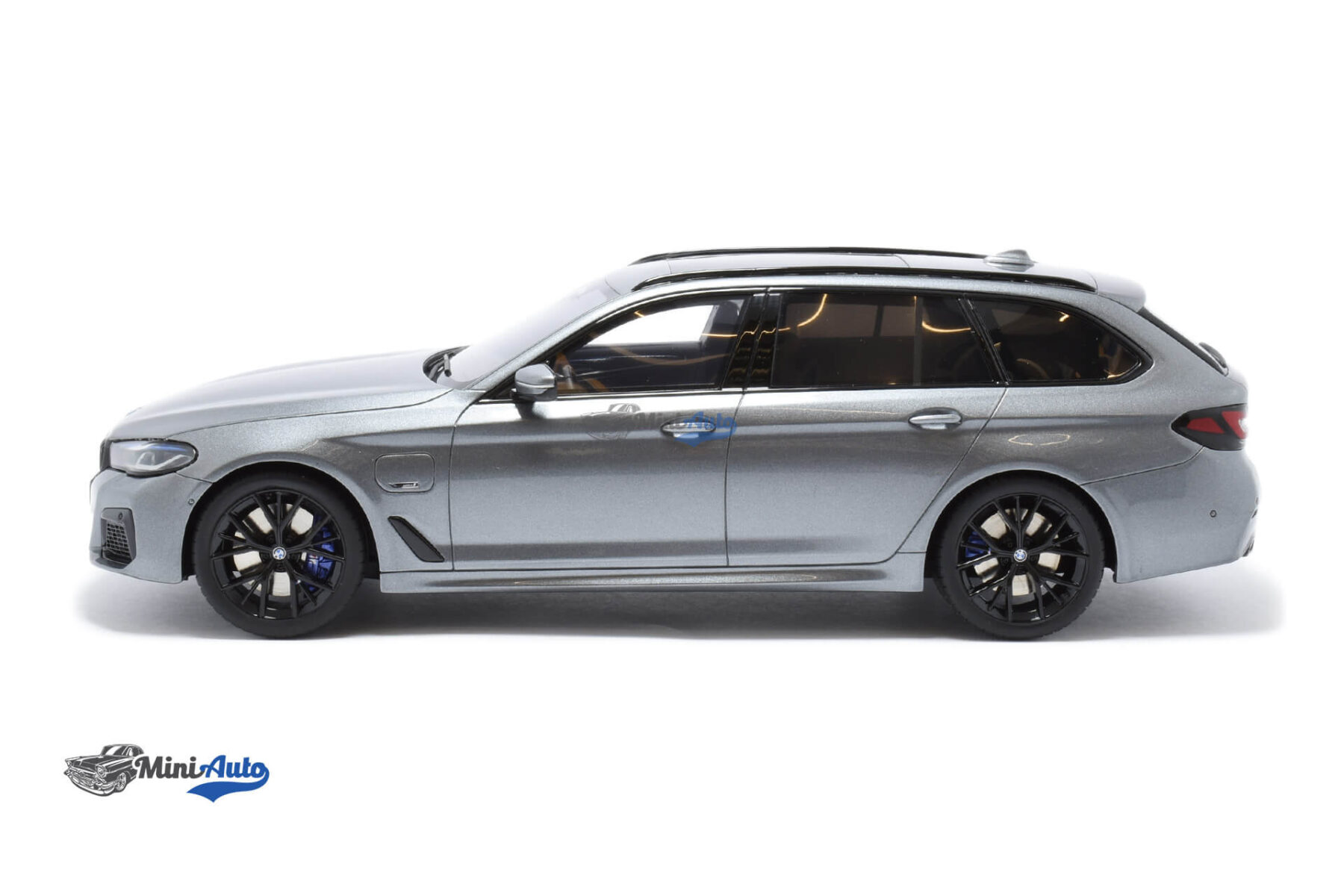 BMW 530E XDrive - 2023 - Grey - Image 3