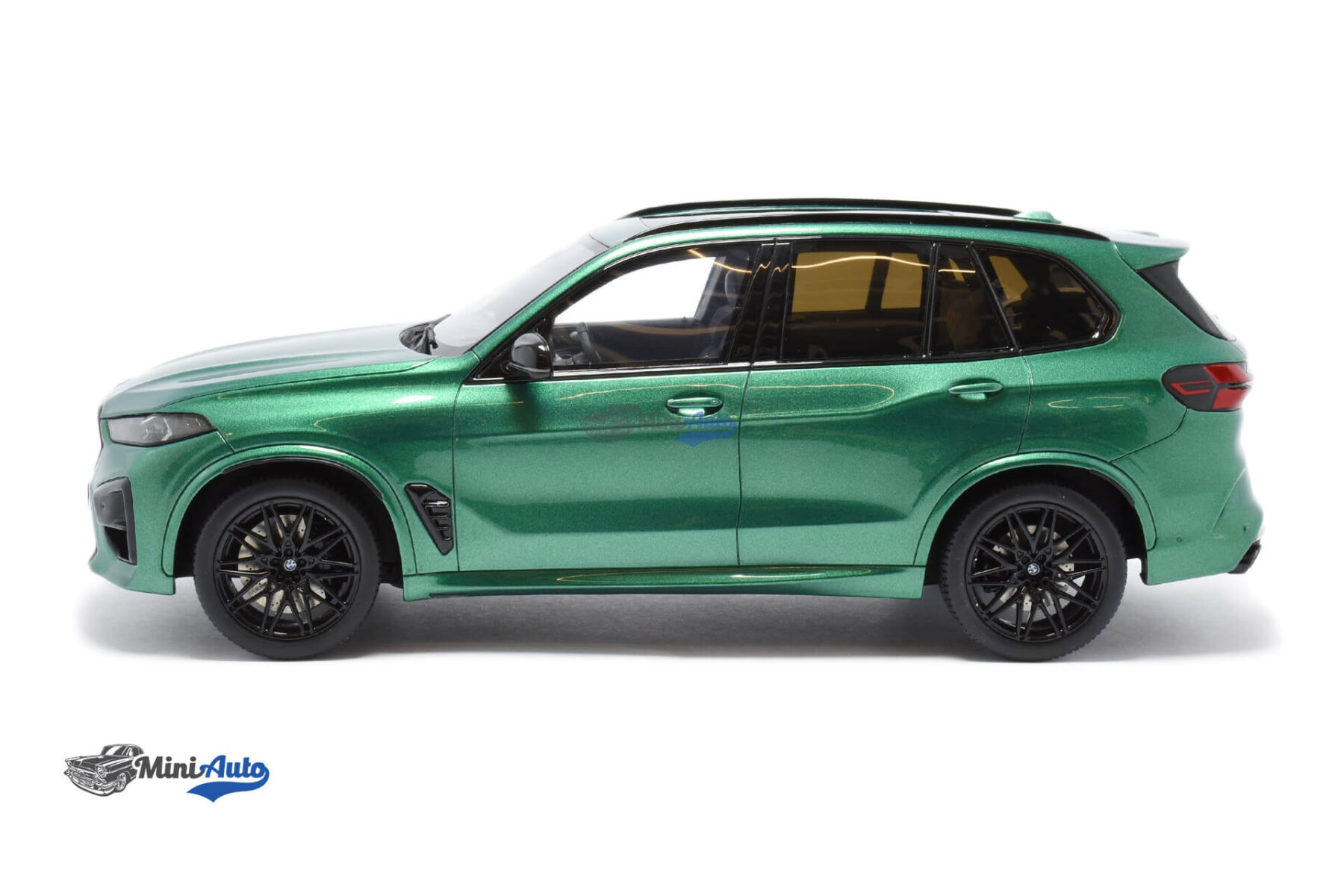 BMW X5 M60i Competition - 2023 - Green - Image 3
