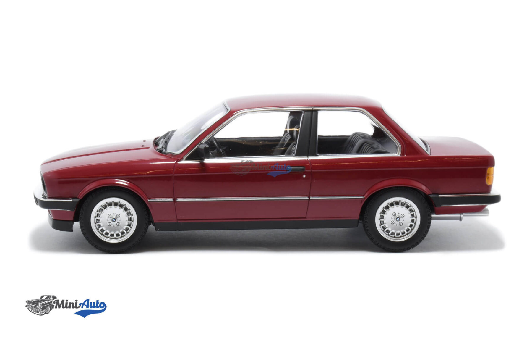 BMW E30 323i - 1982 - Dark Red - Image 3