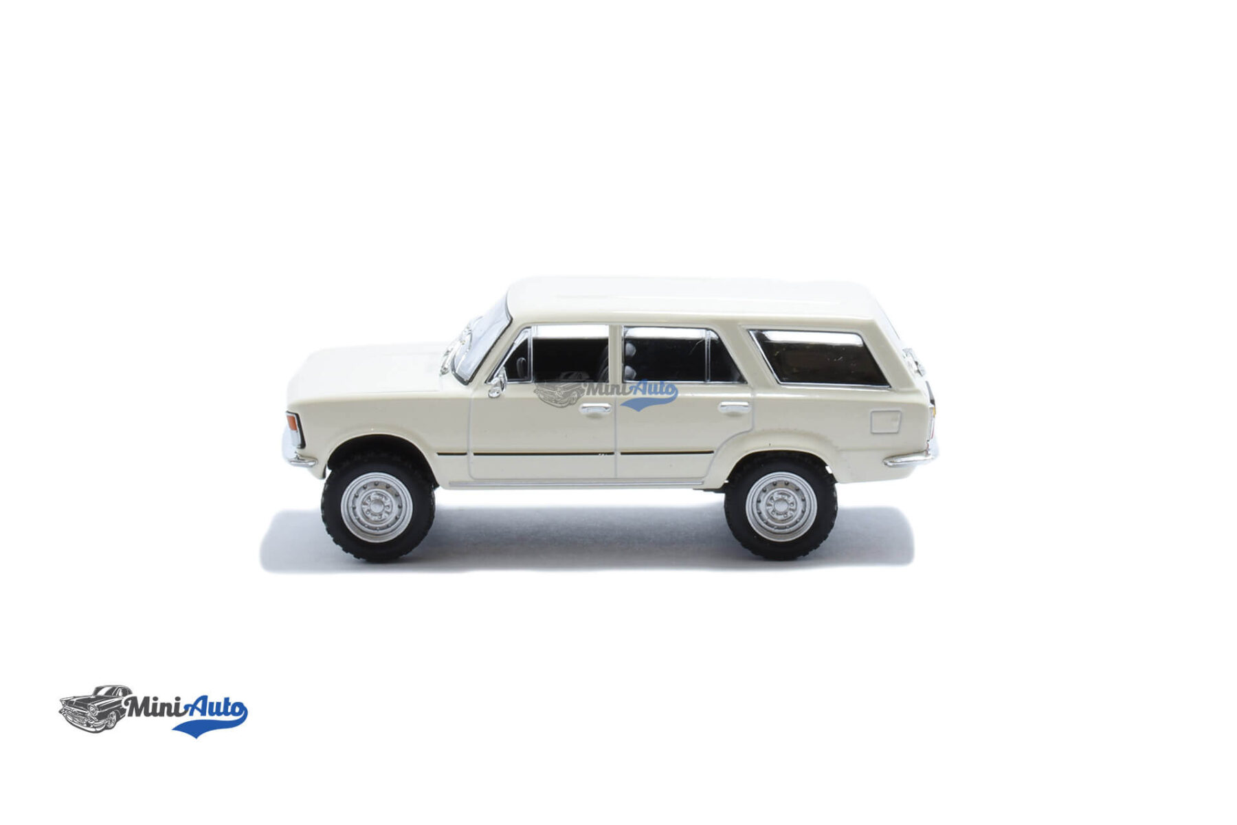 Fiat 125P 4x4 Kombi - 1973 - White - Image 3