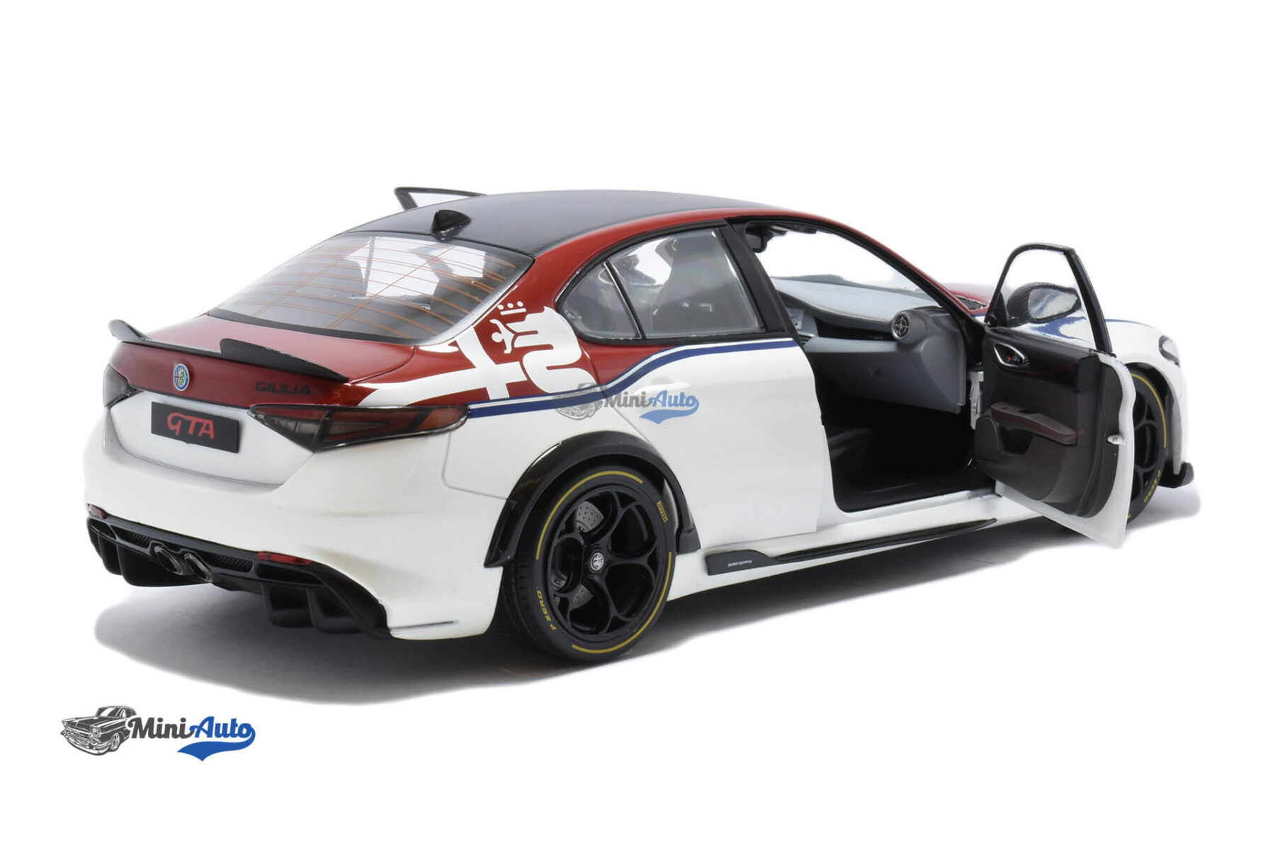 Alfa Romeo Giulia GTAm - 2023 - Red/White - Image 4