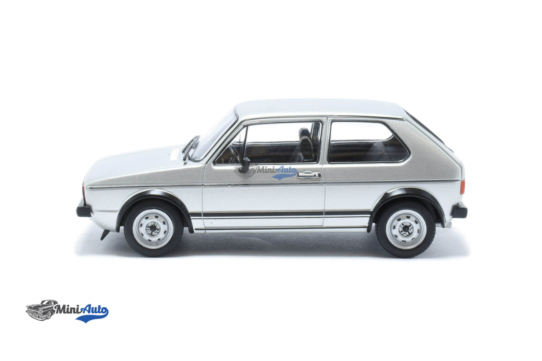 Volkswagen Golf GTI 1.6 – 1976 – Grey - Image 3