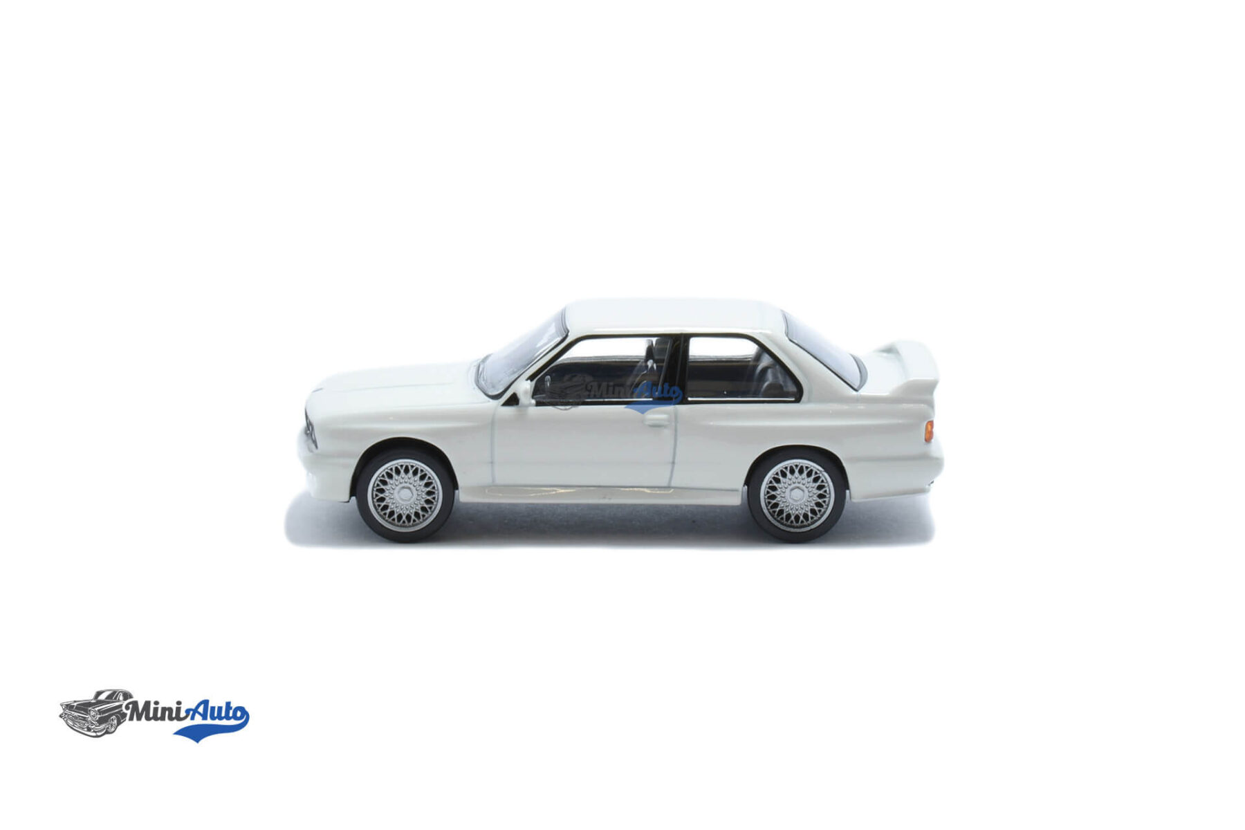 BMW M3 E30 - 1986 - White - Image 3