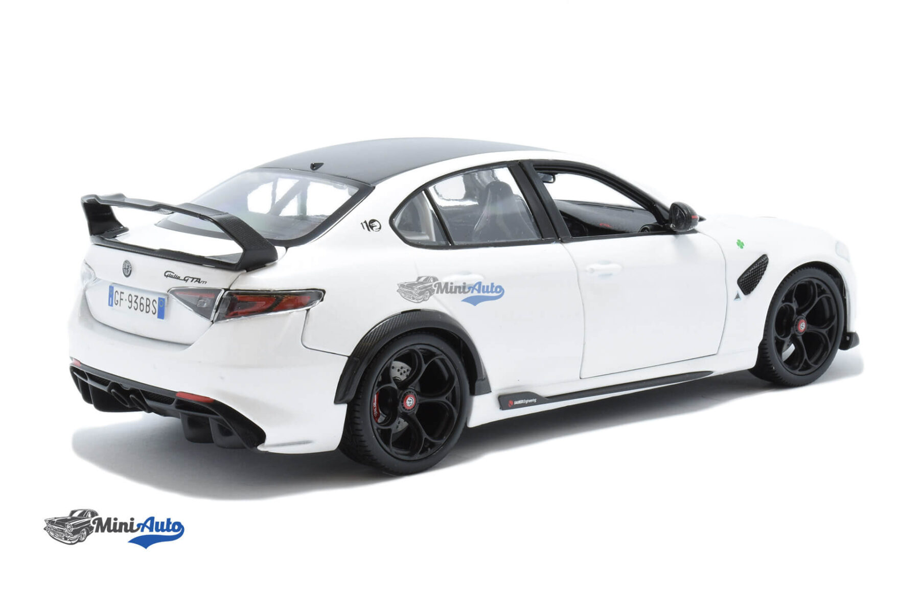 Alfa Romeo Giulia GTAm - 2020 - White - Image 3