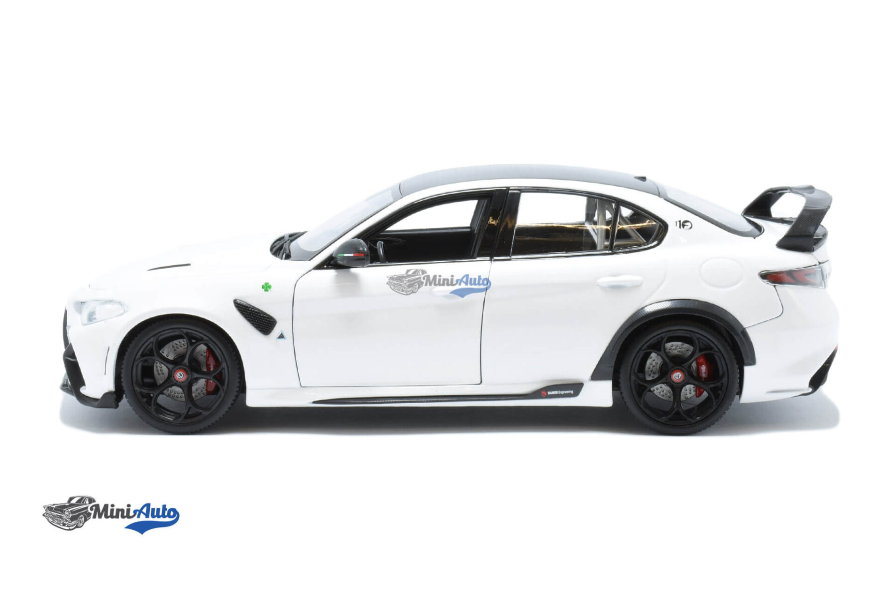 Alfa Romeo Giulia GTAm - 2020 - White - Image 5