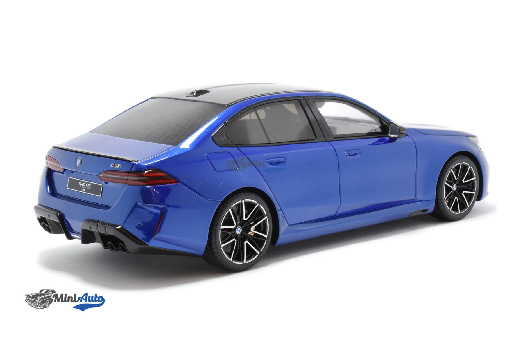 BMW M5 G90 - 2024 - Blue - Image 2