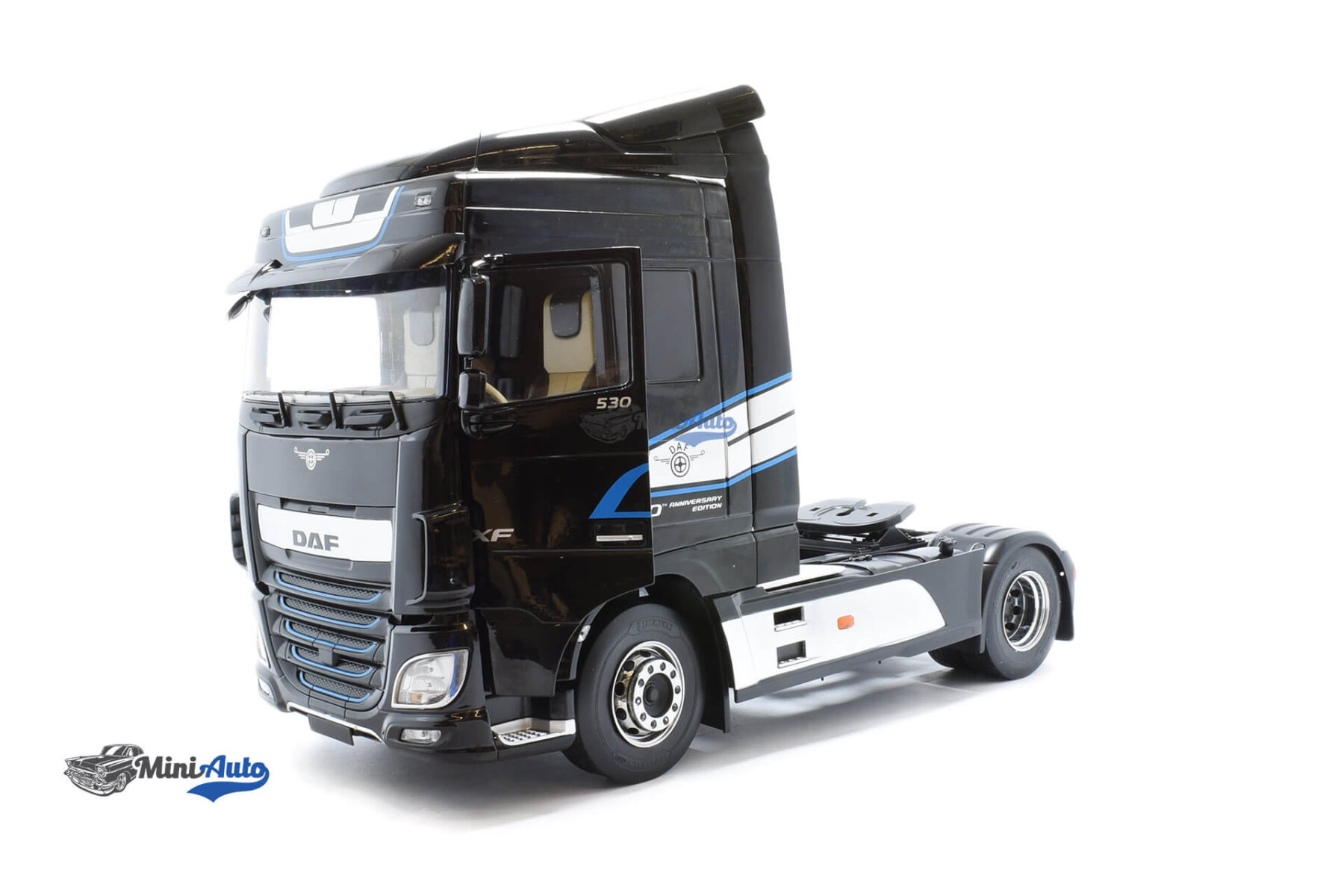 DAF XF Space Cab - 2018 - Black - Image 2