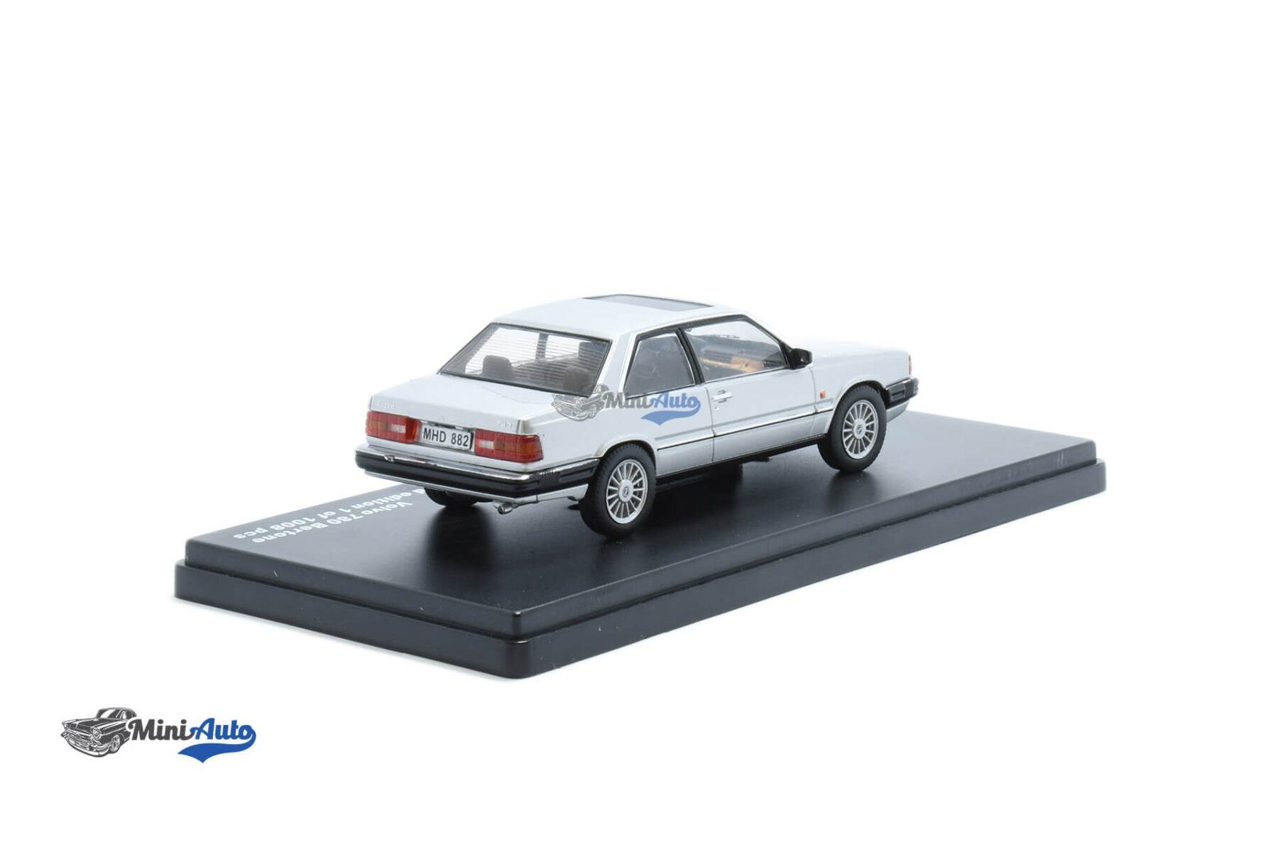 Volvo 780 Bertone - 1987 - Silver - Image 2