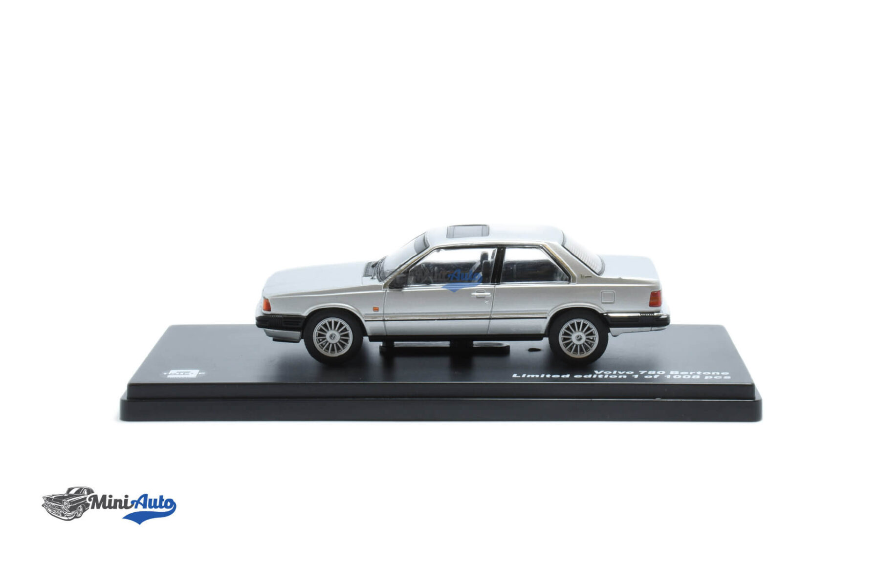 Volvo 780 Bertone - 1987 - Silver - Image 3