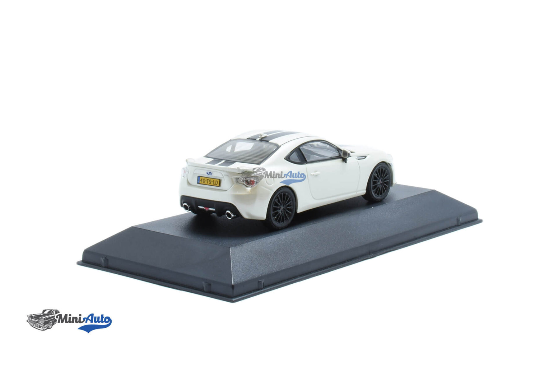 Subaru BRZ - 2014 - White - Image 2
