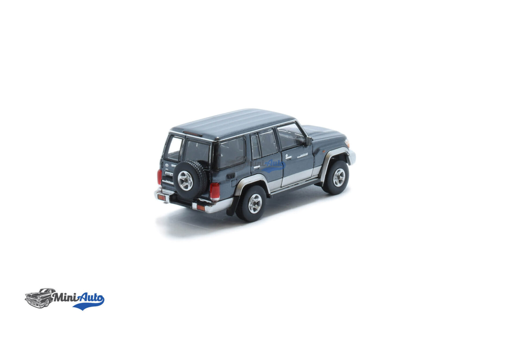 Toyota LandCruiser LC76 - 2018 - Grey - Image 3