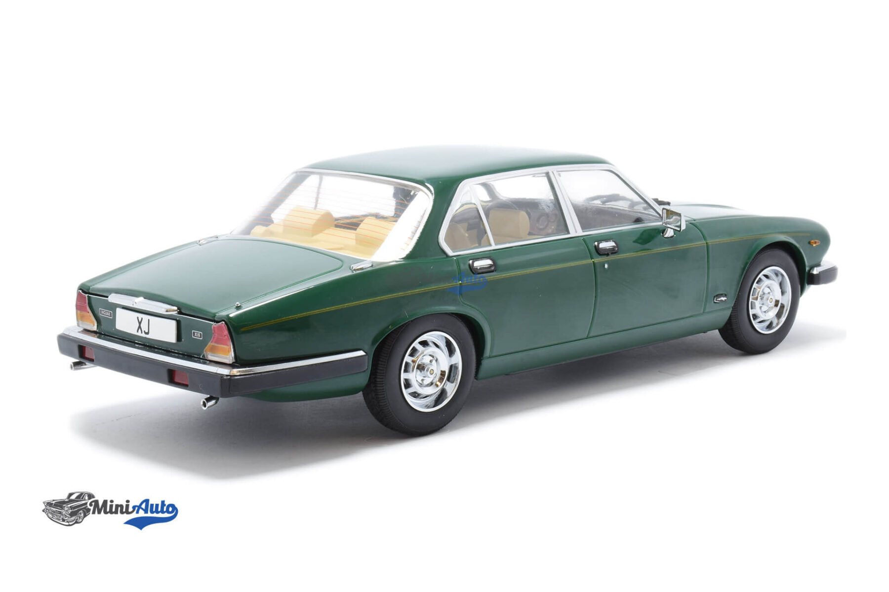 Jaguar XJ Series III - 1979 - Green - Image 2