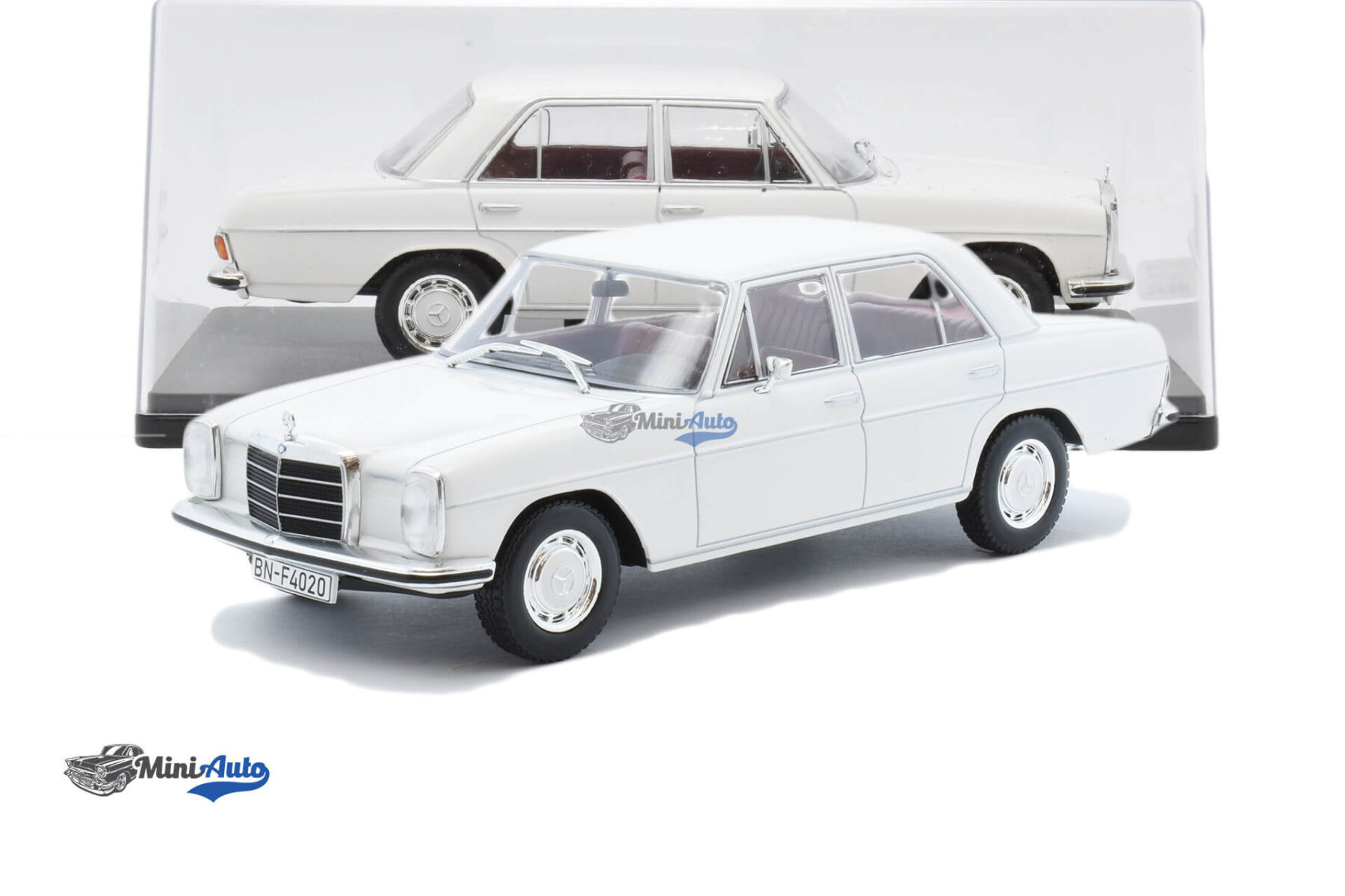 Mercedes Benz 220D W115 - 1968 - White - Damaged package - Image 4