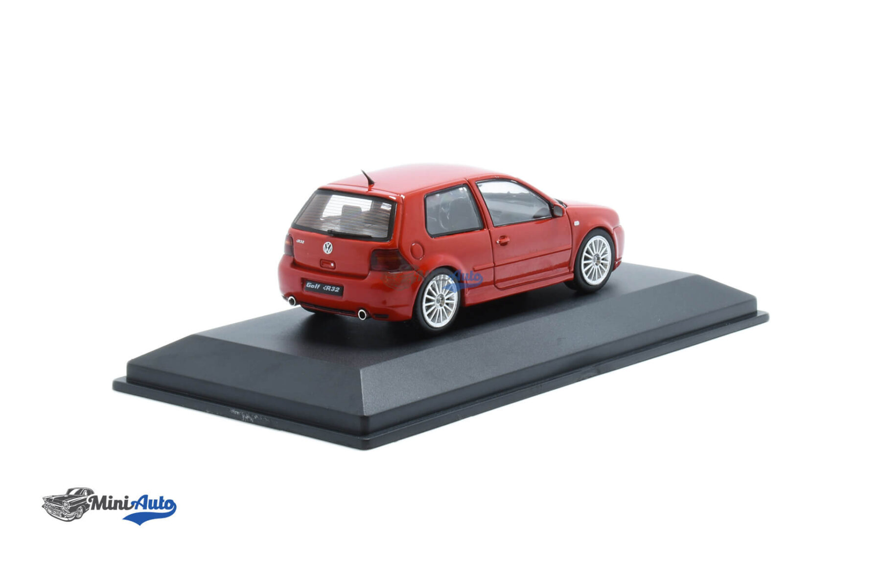 S4313604---Volkswagen-Golf-MKIV-R32---2003---Red_2 Volkswagen Golf MKIV R32 - 2003 - Red - Image 2