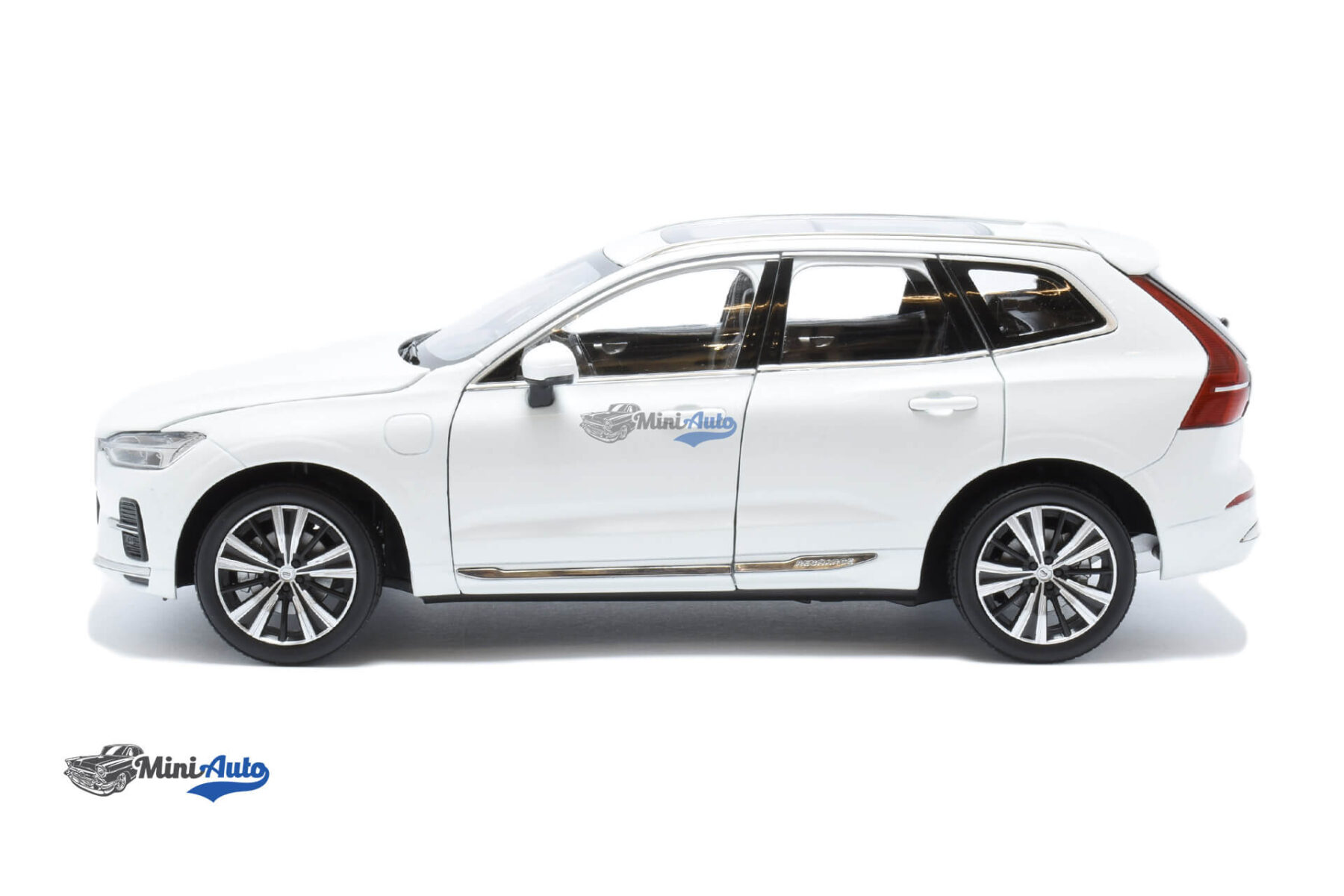 Volvo XC60 Recharge - 2022 - White - Image 5