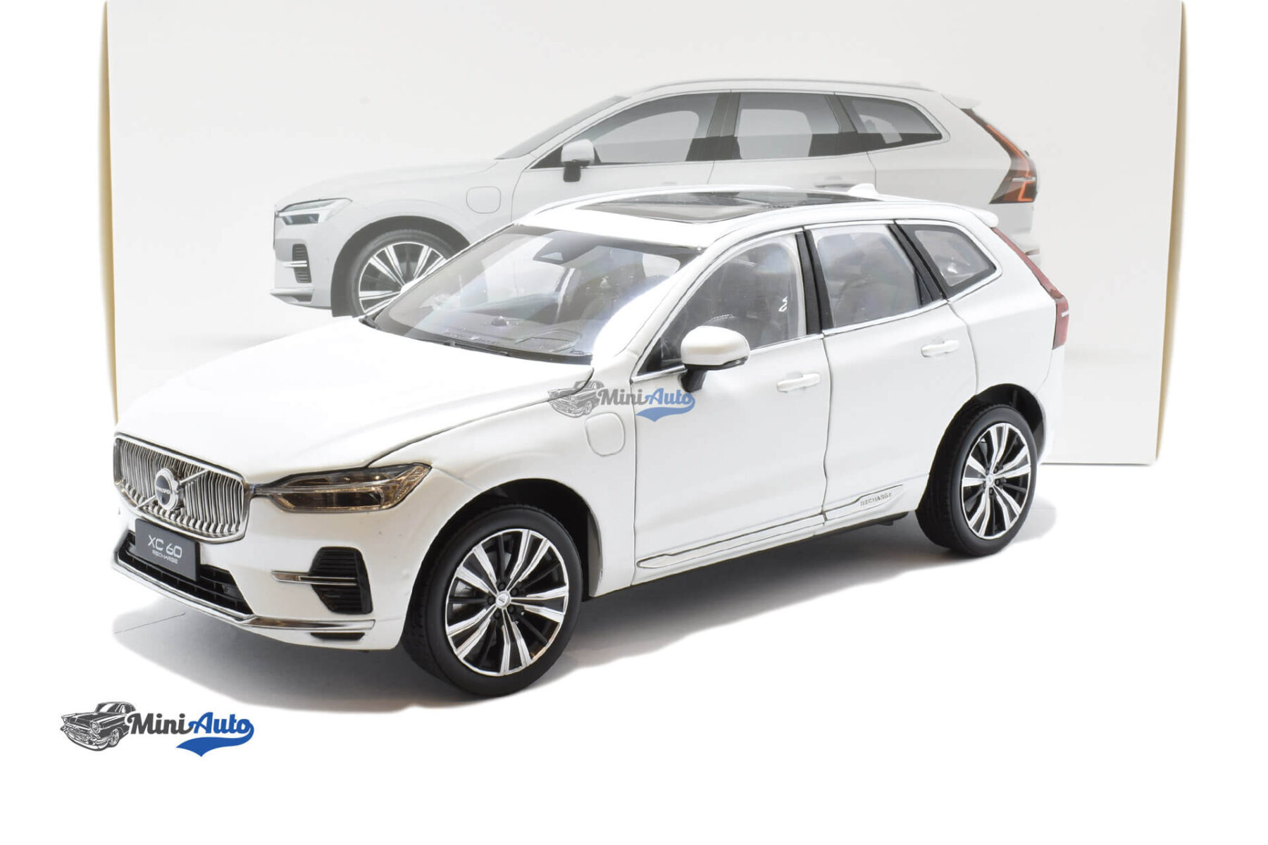 Volvo XC60 Recharge - 2022 - White - Image 6