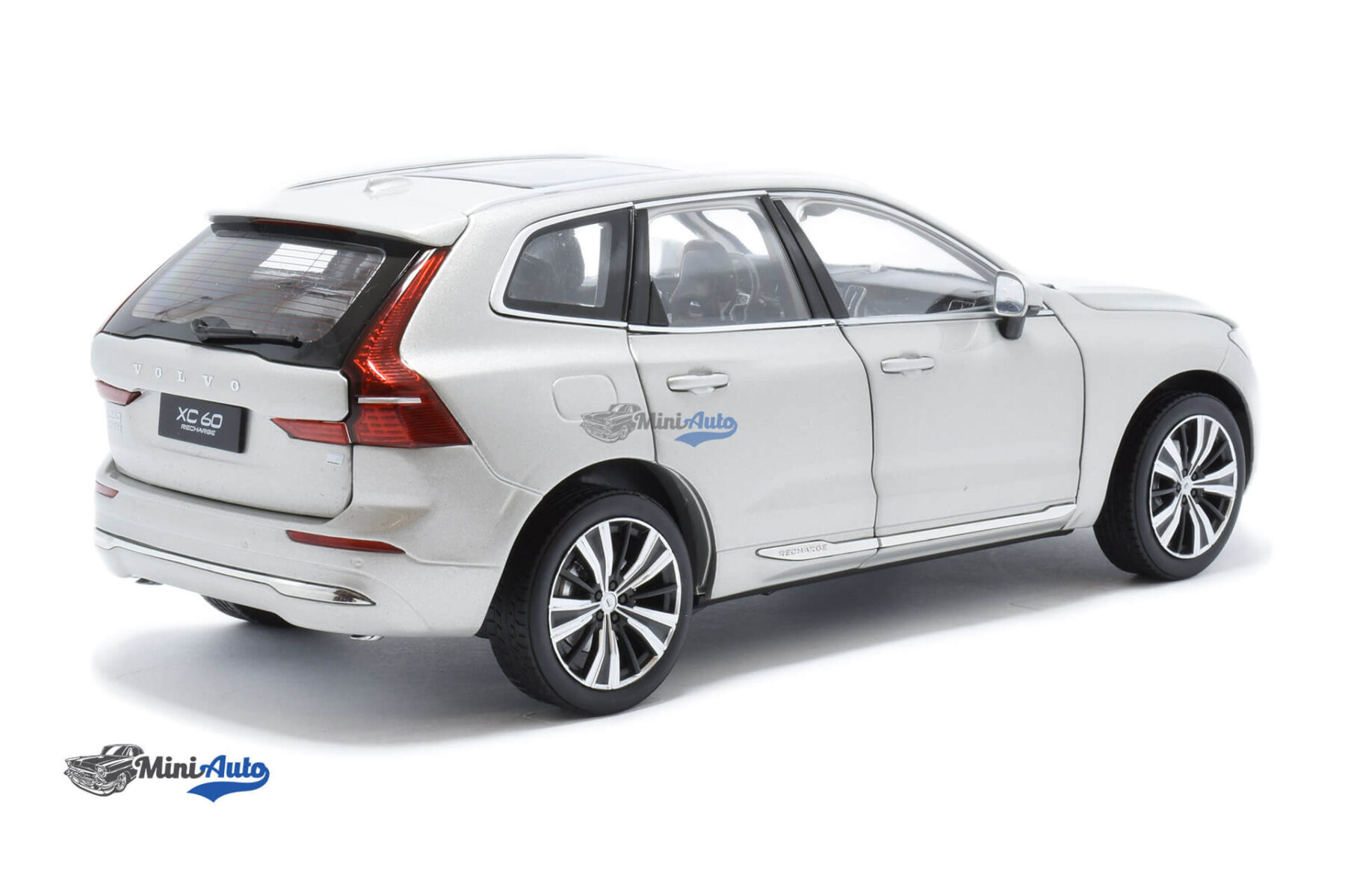 Volvo XC60 Recharge - 2022 - Silver - Image 3