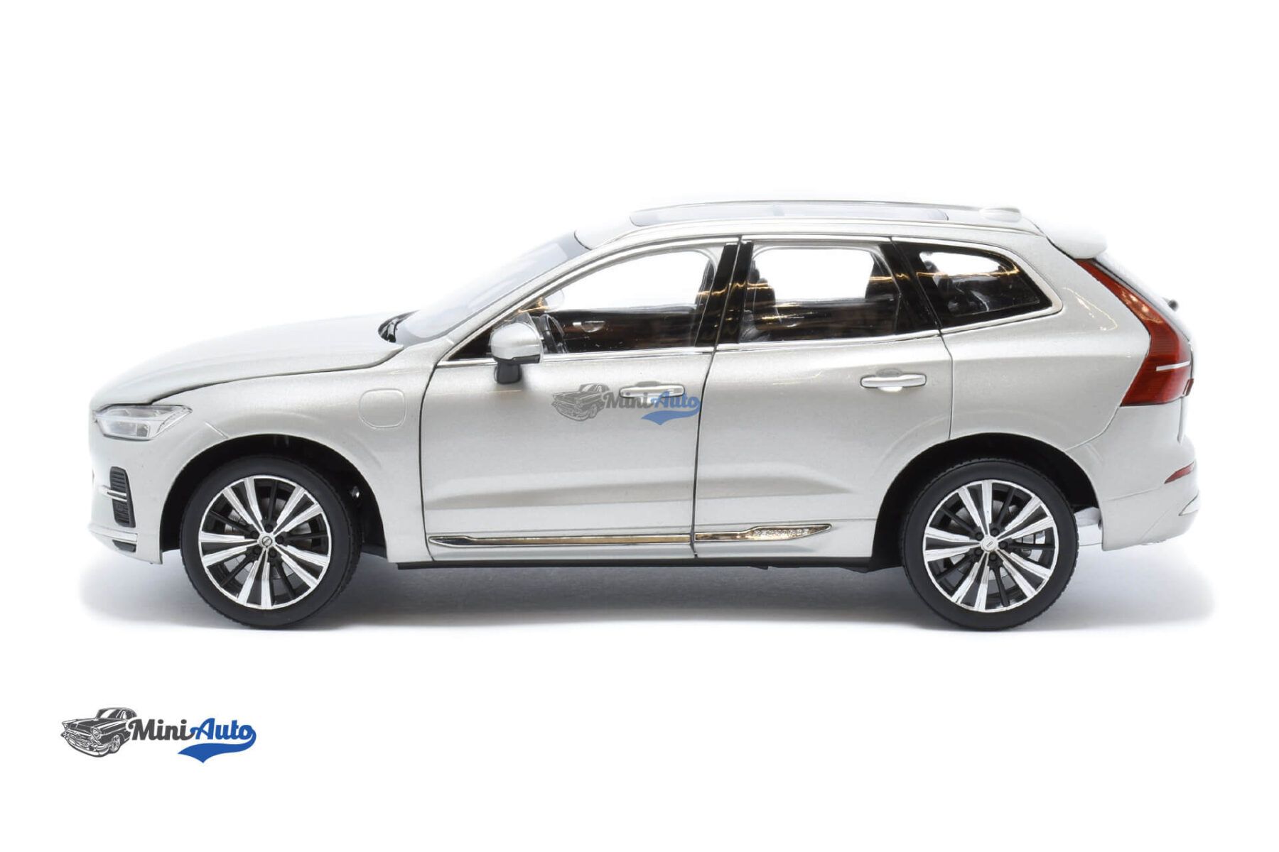 Volvo XC60 Recharge - 2022 - Silver - Image 5