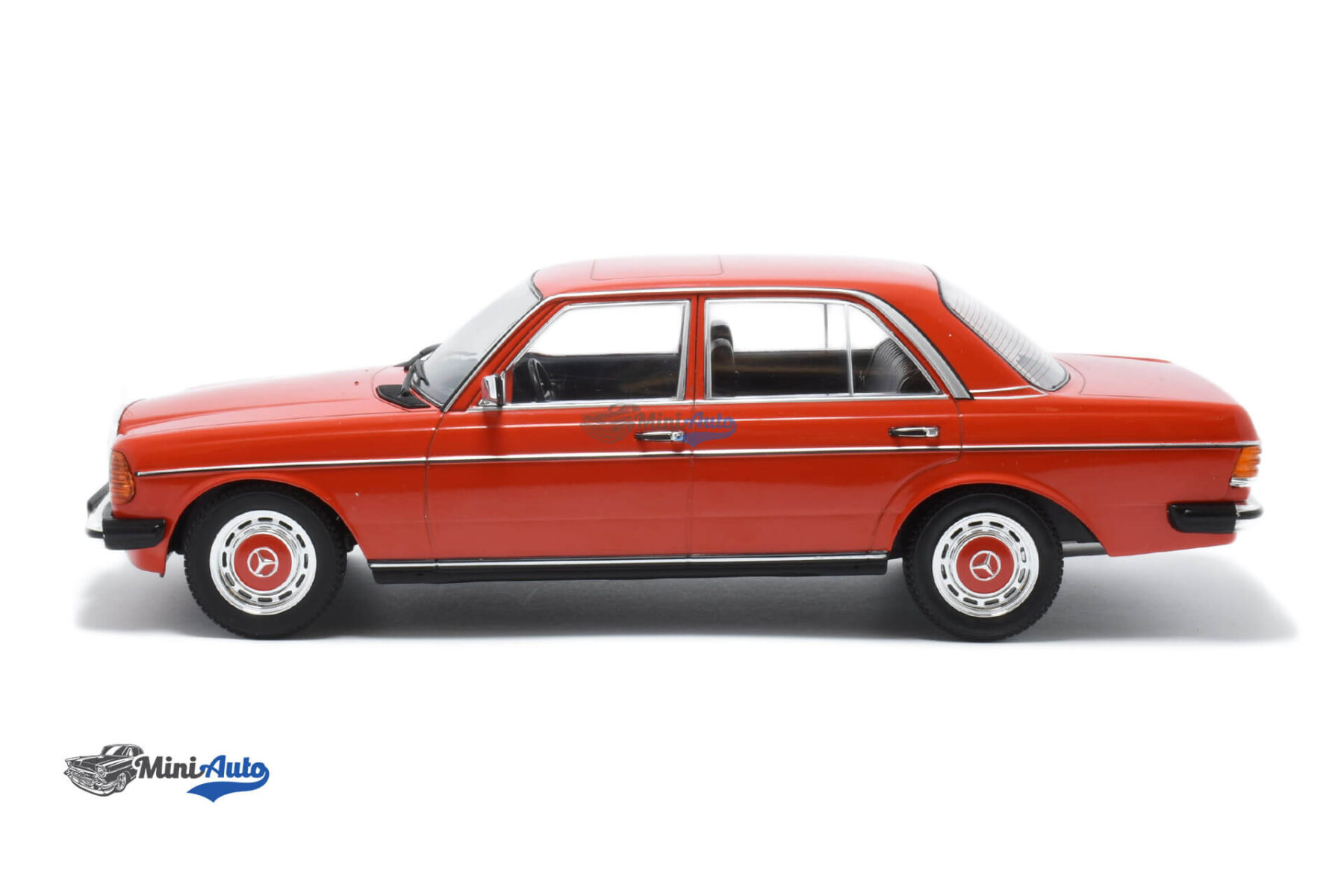 Mercedes Benz W123 230E - 1975 - Red - Image 3