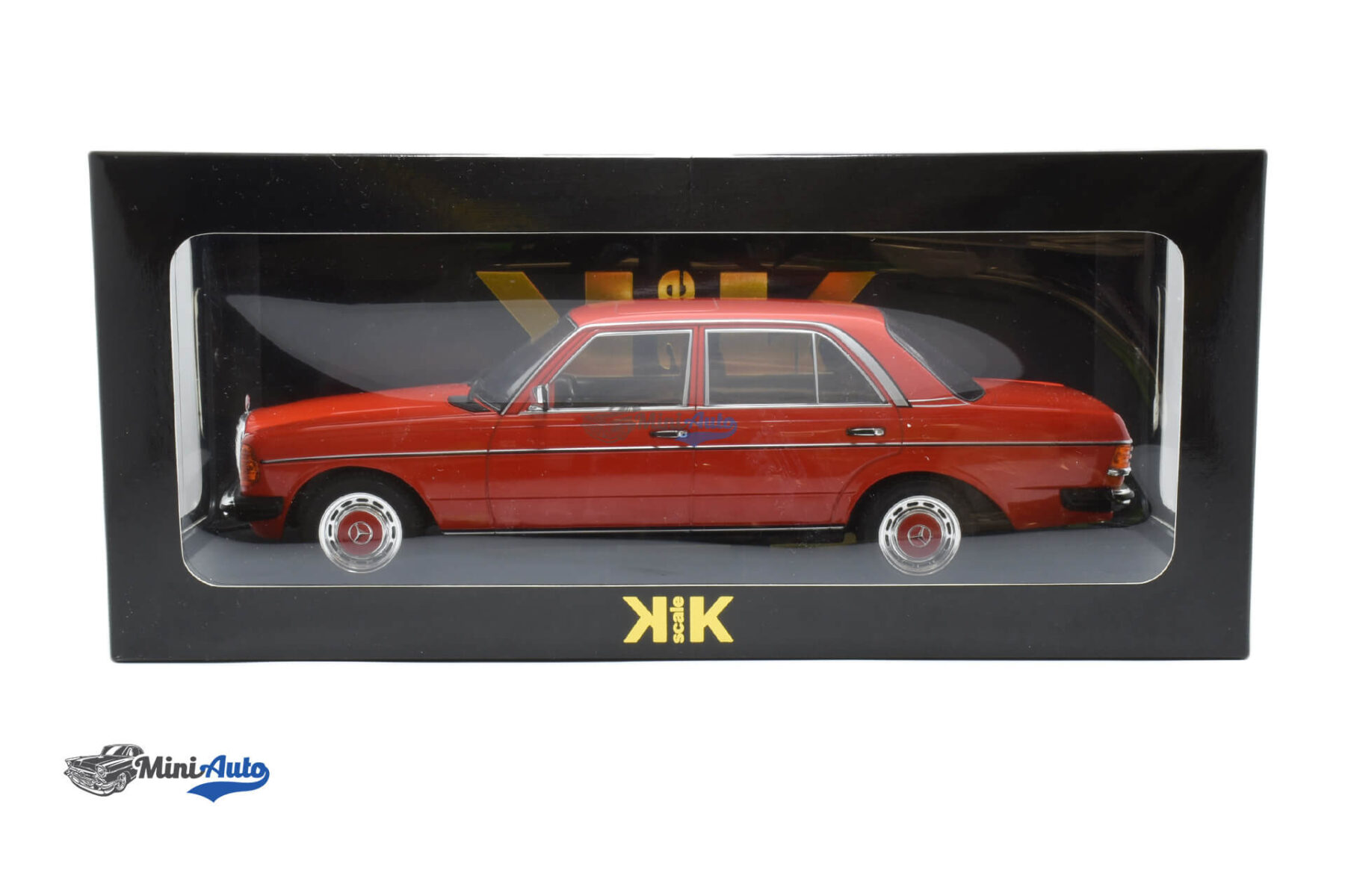 Mercedes Benz W123 230E - 1975 - Red - Image 4