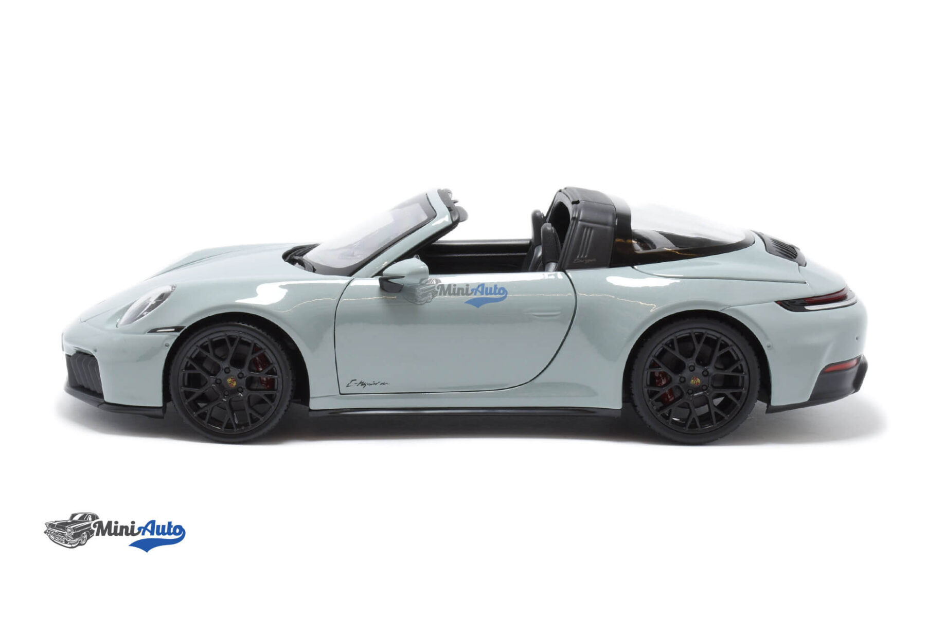 Porsche 911 992-2 Targa 4 GTS - 2024 - Grey - Image 5