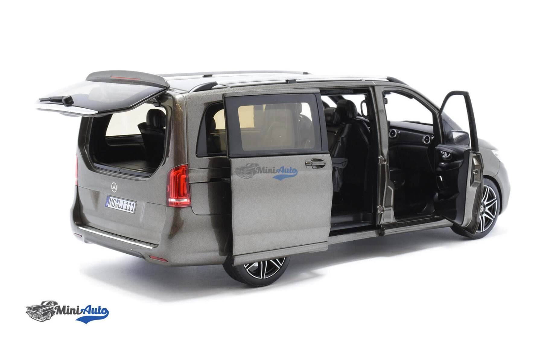 Mercedes Benz V-Class AMG Line - 2018 - Brown - Image 4