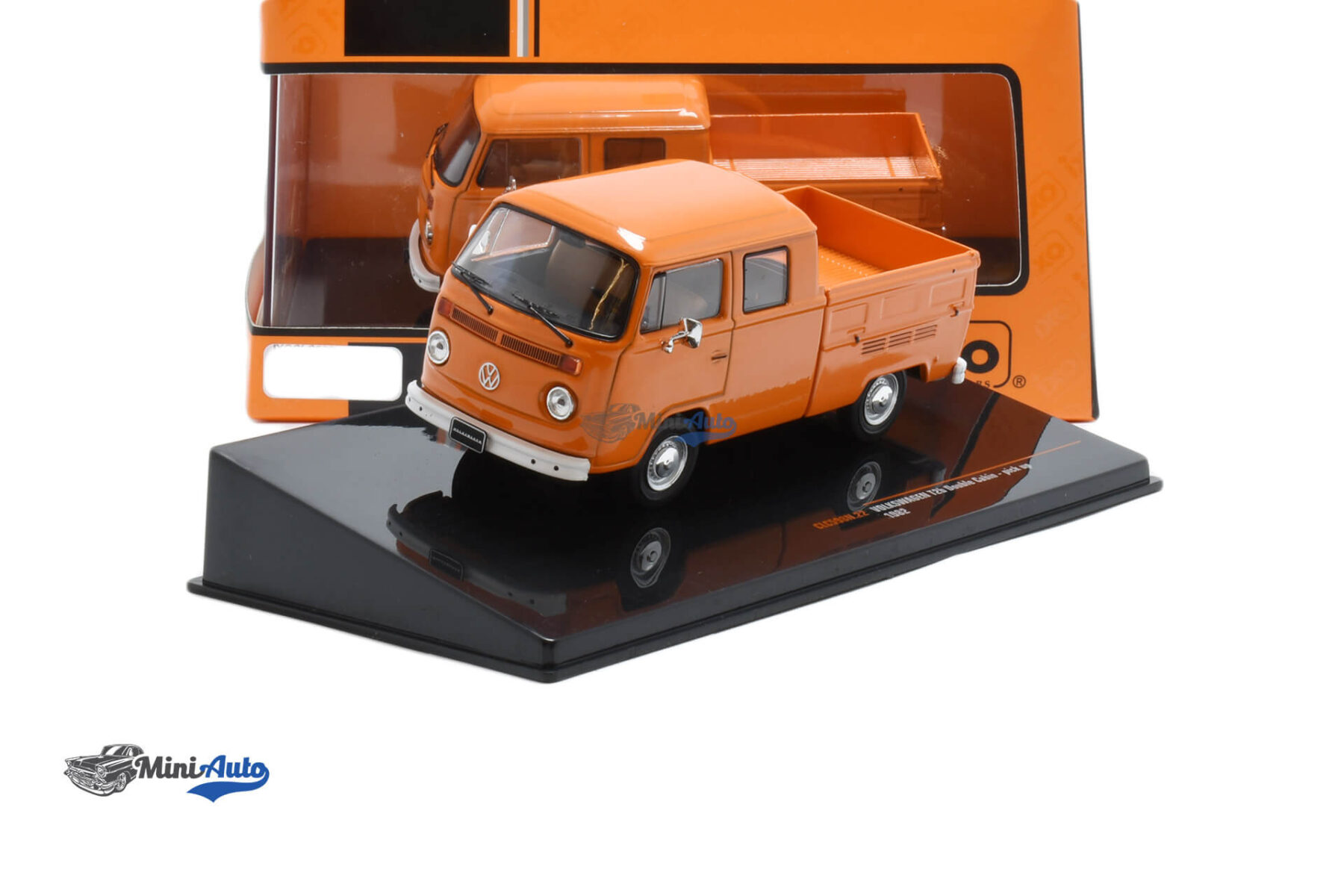 Volkswagen T2 Doka - 1982 - Orange - Image 4