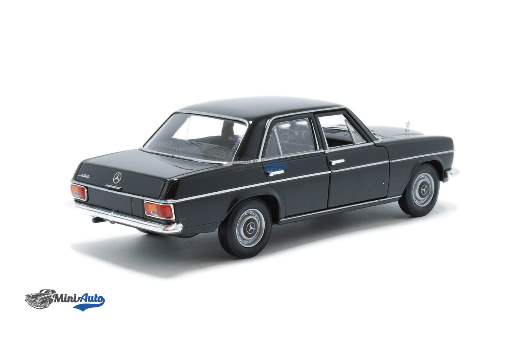 Mercedes Benz 220 W115 – 1968 – Black - Image 3