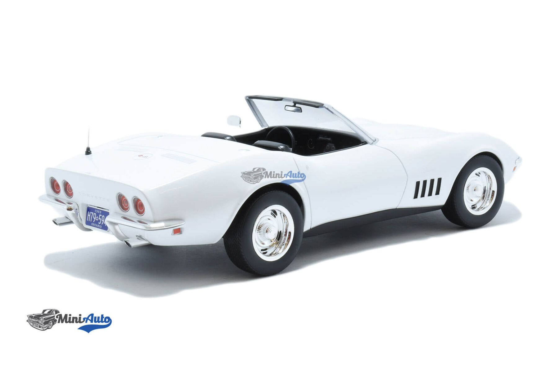 Chevrolet Corvette - 1969 - White - Image 2