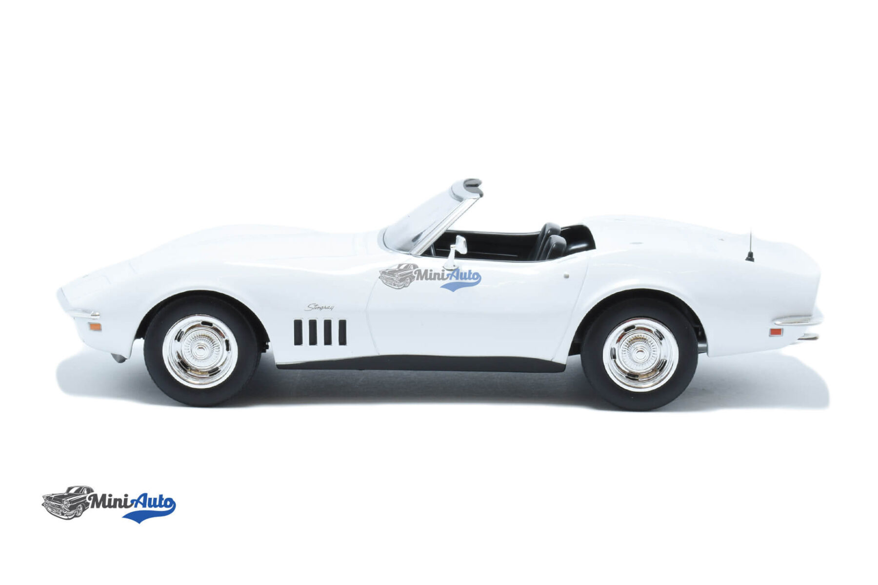 Chevrolet Corvette - 1969 - White - Image 3