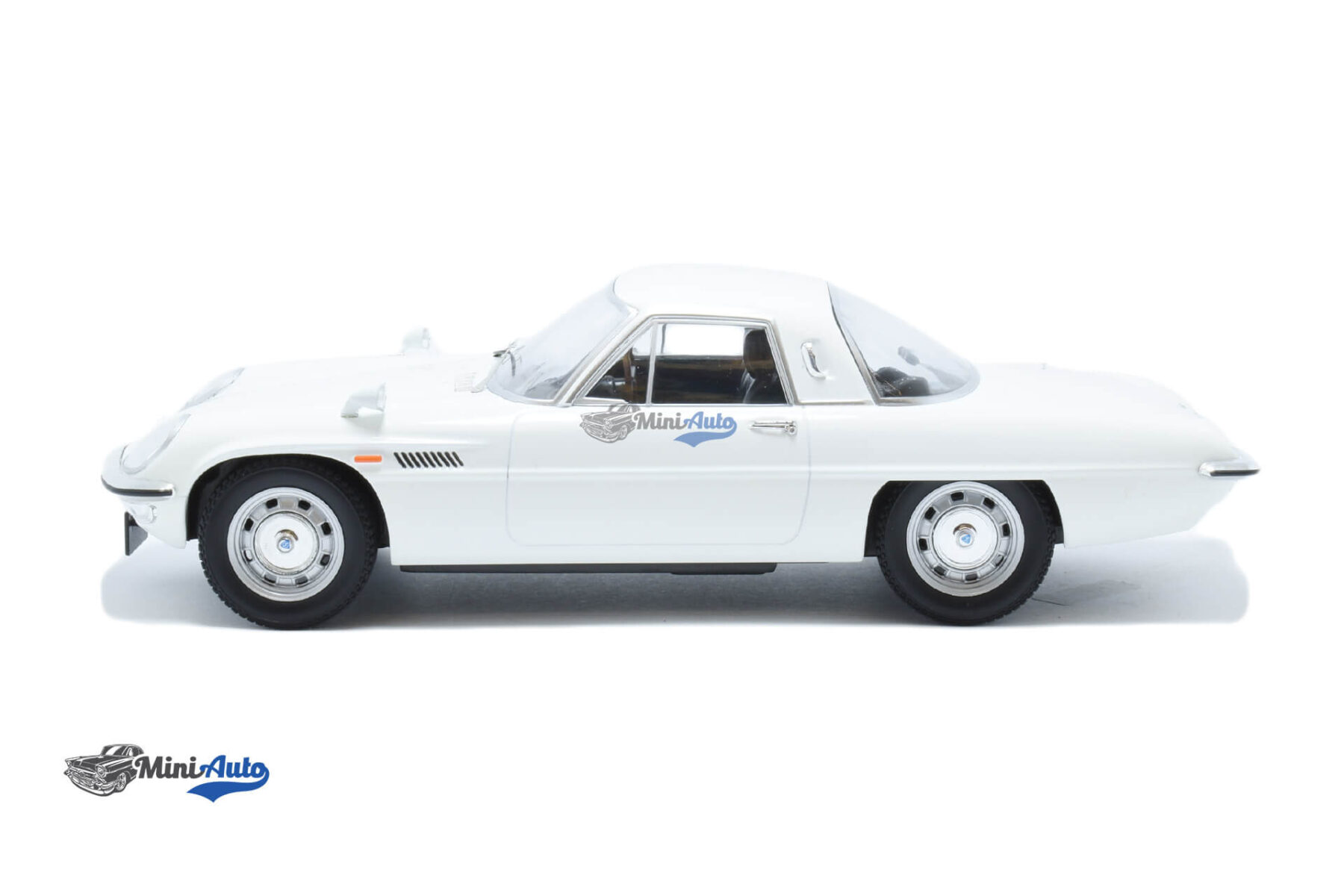 Mazda Cosmo Sport - 1967 - White - Image 3