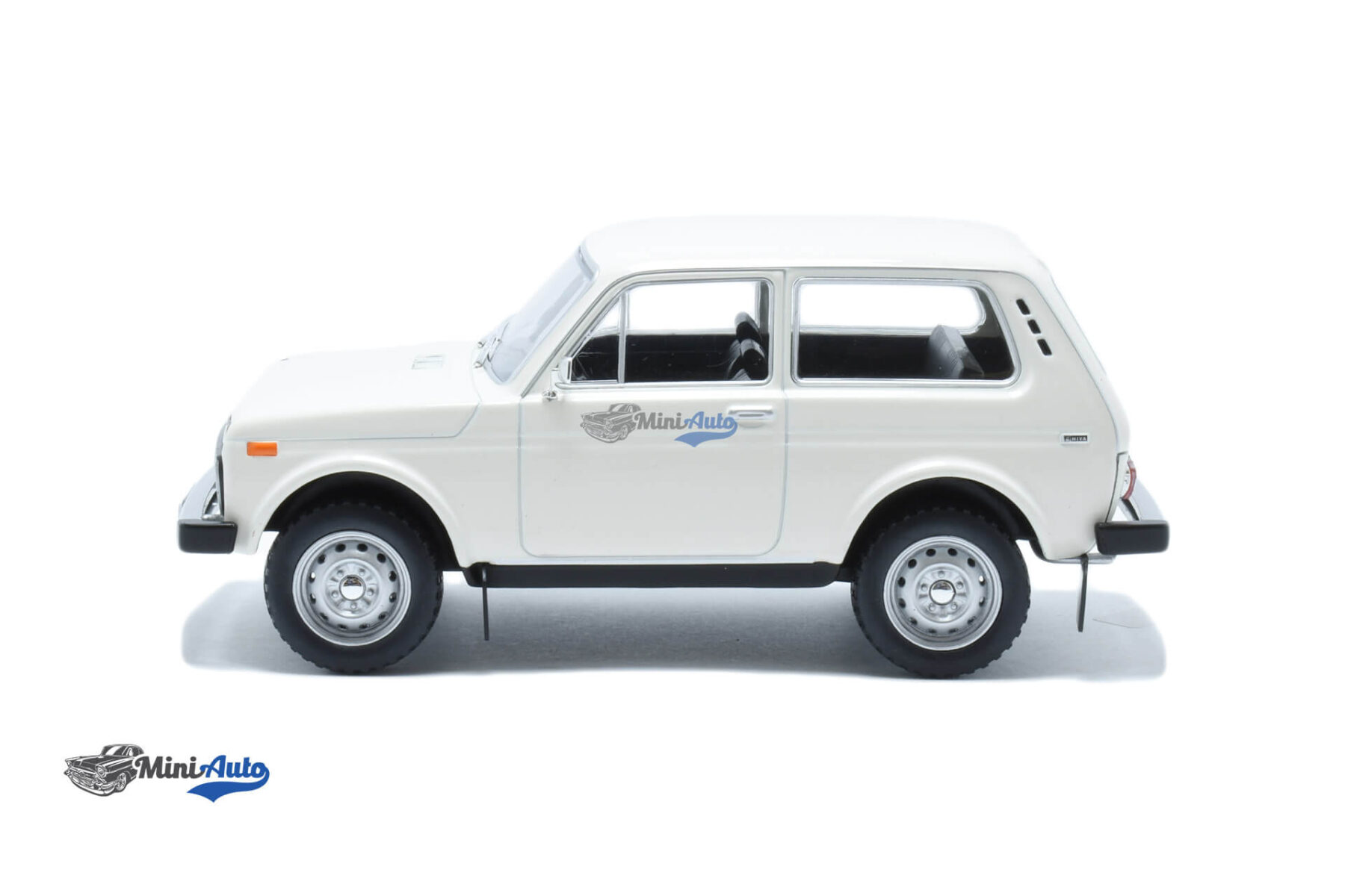 Lada Niva - 1977 - White - Image 3