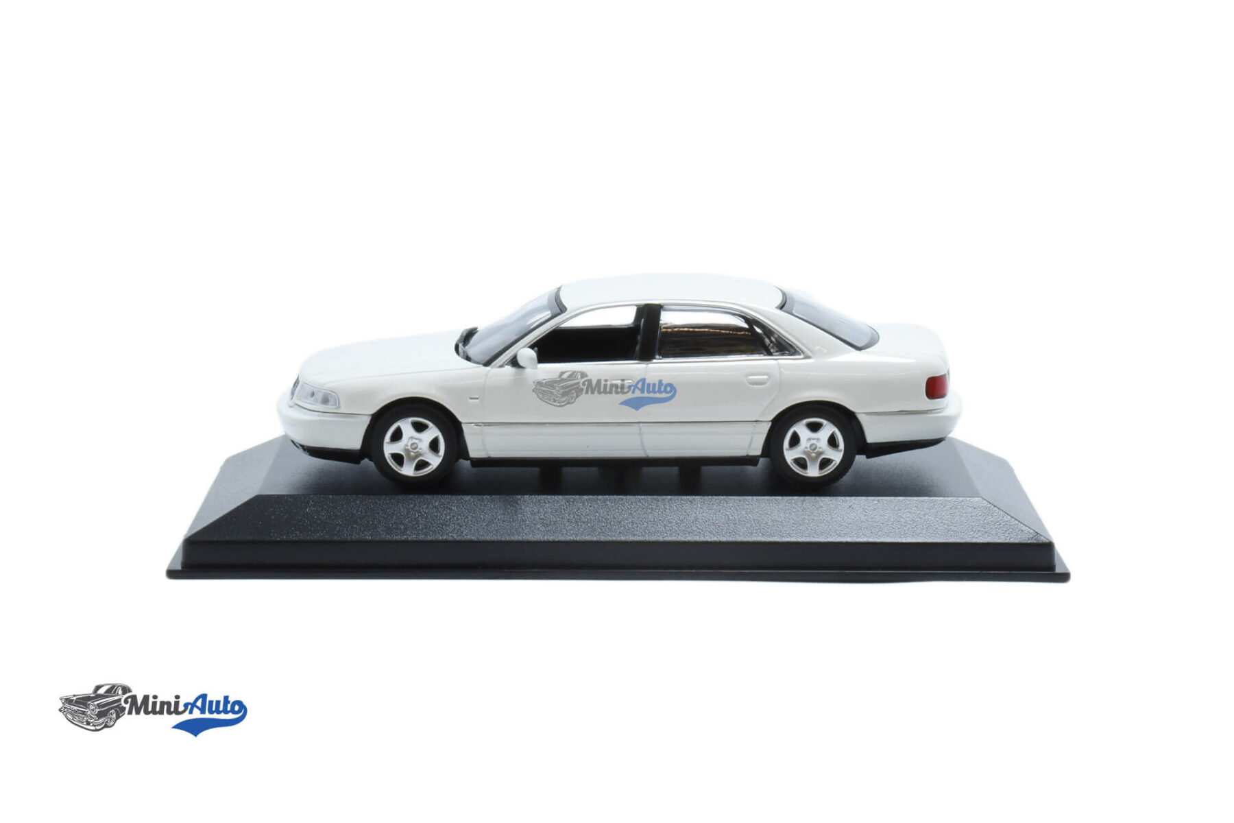 Audi A8 D2 - 1999 - White - Image 3