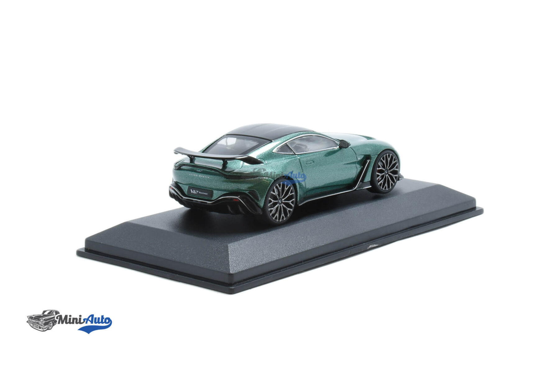 Aston Martin V12 Vantage - 2023 - Green - Image 2